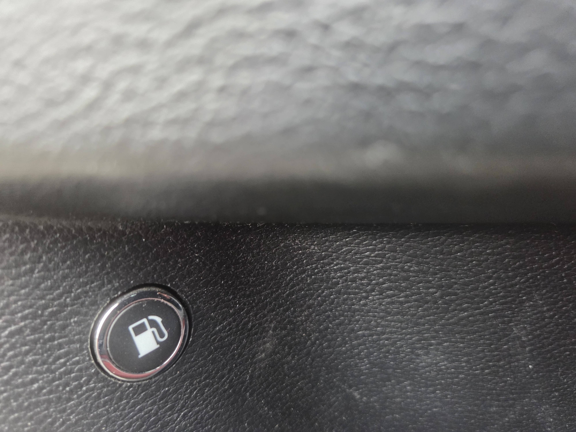 /automotionmotorsrvltd/2012-Chrysler-300-47649020147696763.jpg