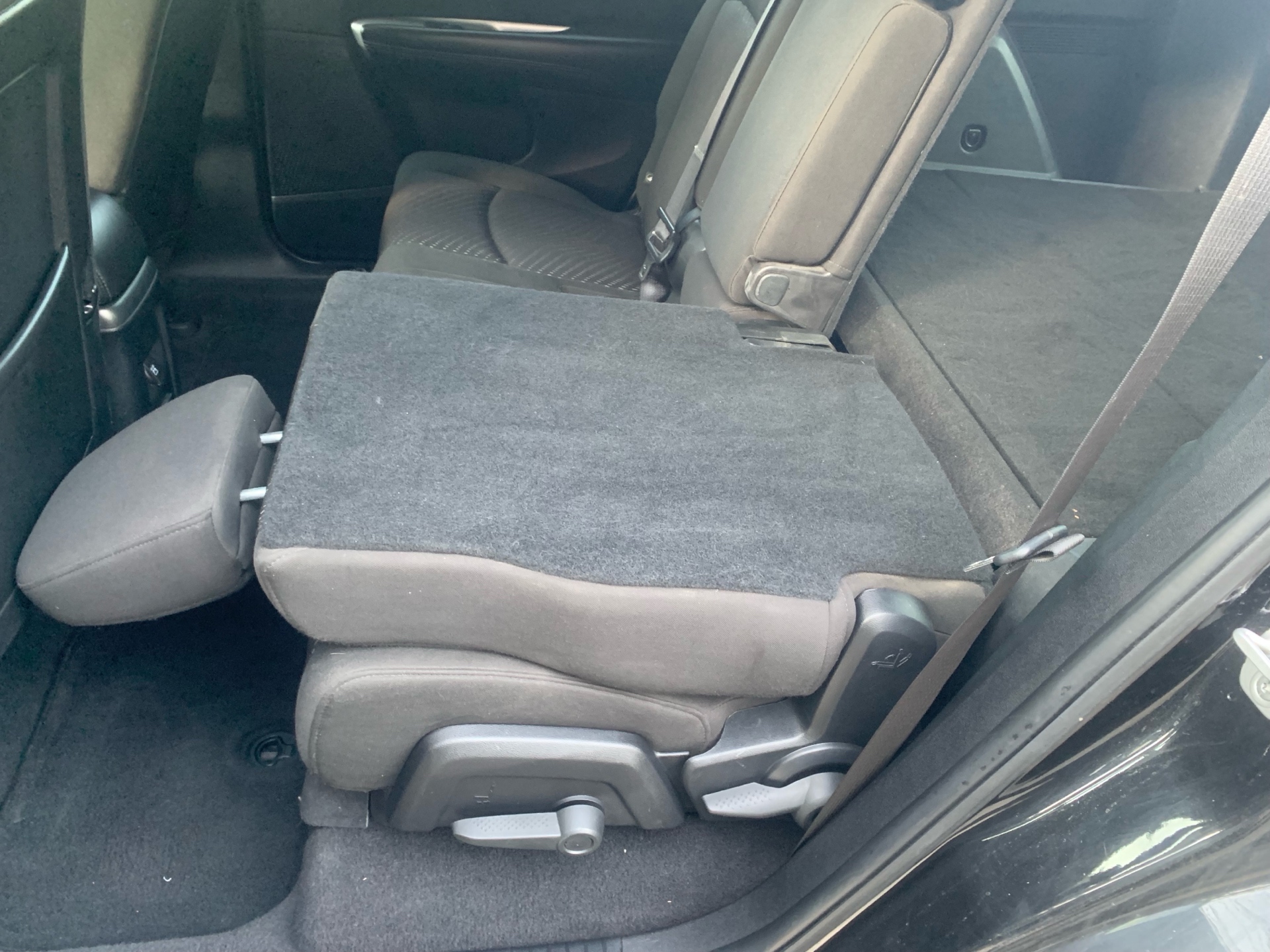 /automotionmotorsrvltd/2012-Dodge-Journey-9406360264963358.jpg