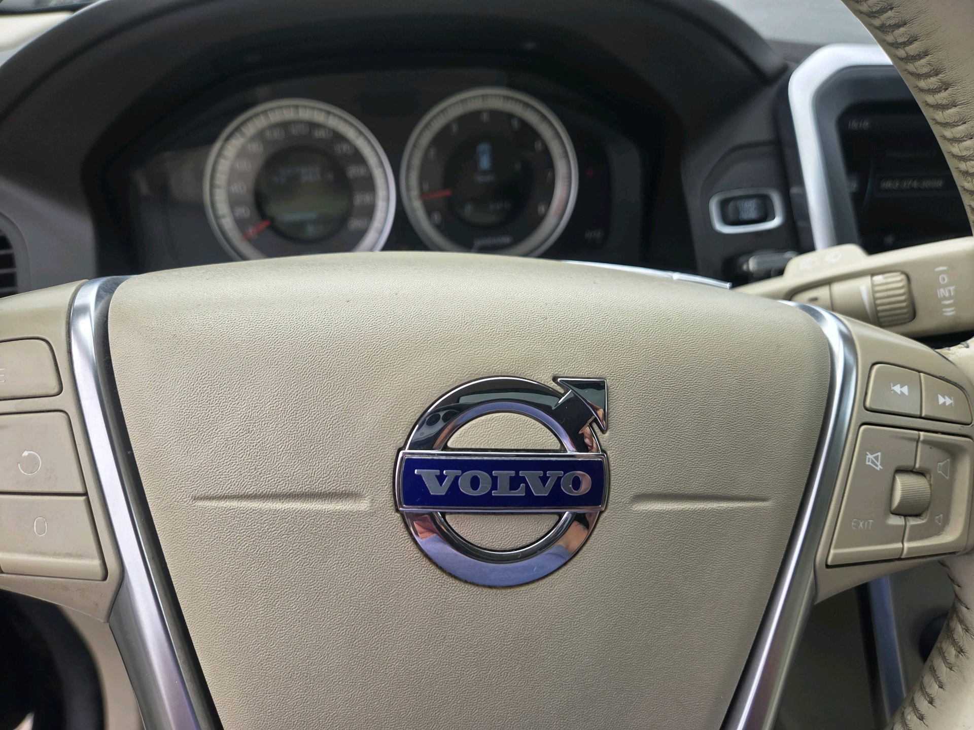 /automotionmotorsrvltd/2012-Volvo-XC60-9861624988847602.jpg
