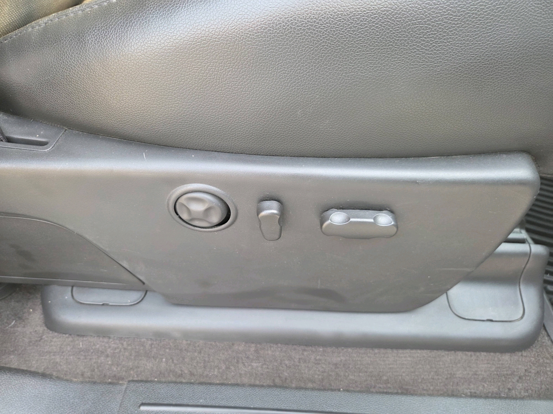 /automotionmotorsrvltd/2013-Chevrolet-Silverado1500-8084787076898674.jpg