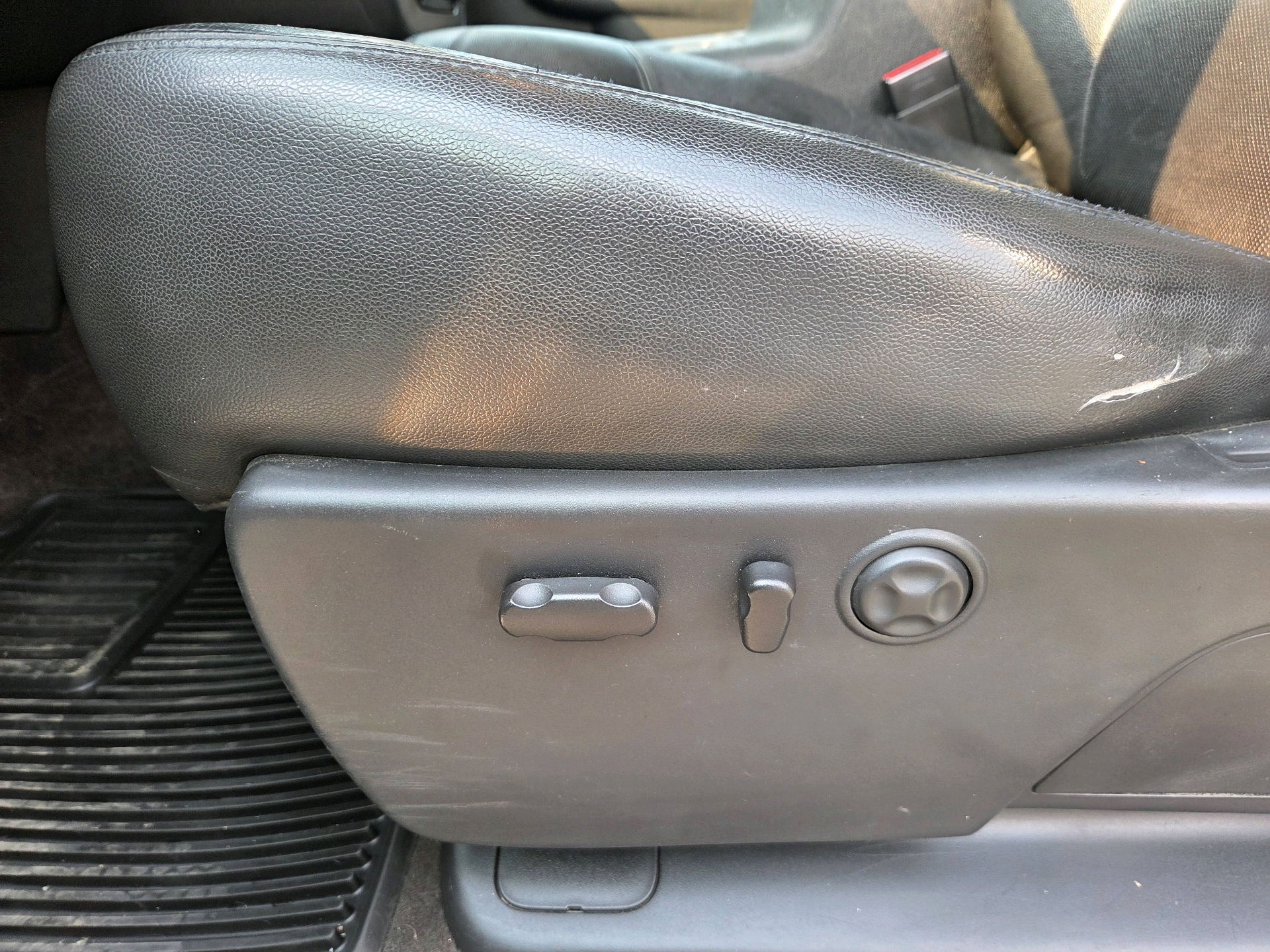 /automotionmotorsrvltd/2013-Chevrolet-Silverado1500-9640280842906668.jpg