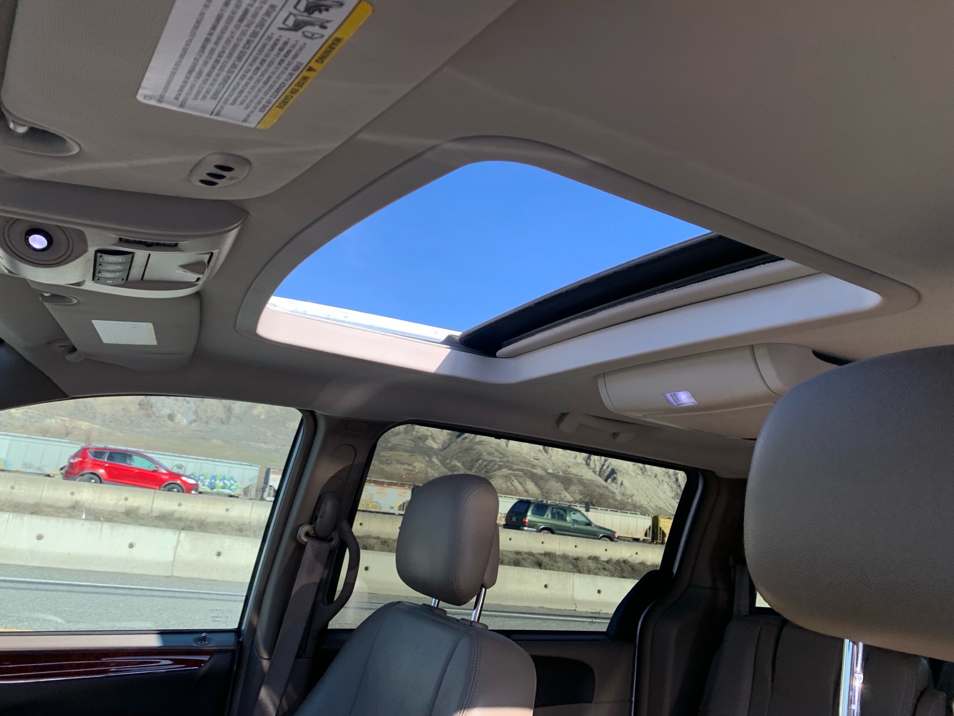 /automotionmotorsrvltd/2013-Chrysler-Town&-32221964220472143.jpg