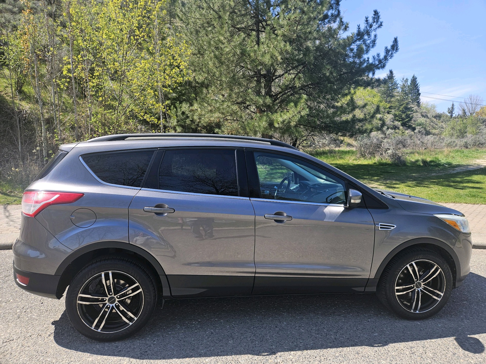/automotionmotorsrvltd/2013-Ford-Escape-027798895570916082.jpg