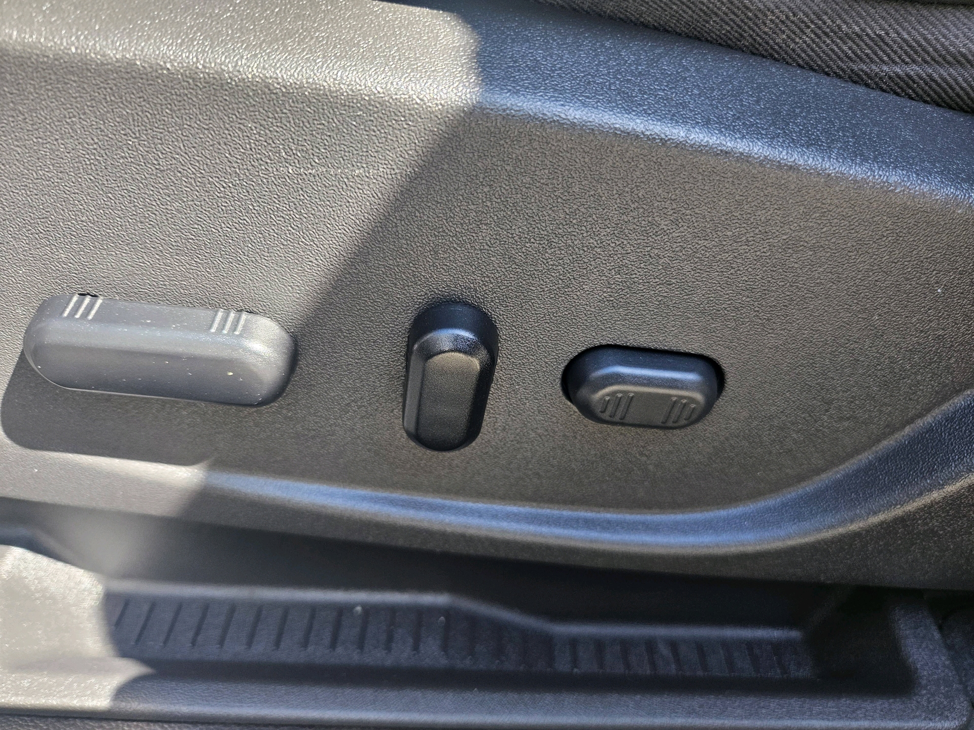 /automotionmotorsrvltd/2013-Ford-Escape-7356636991545893.jpg