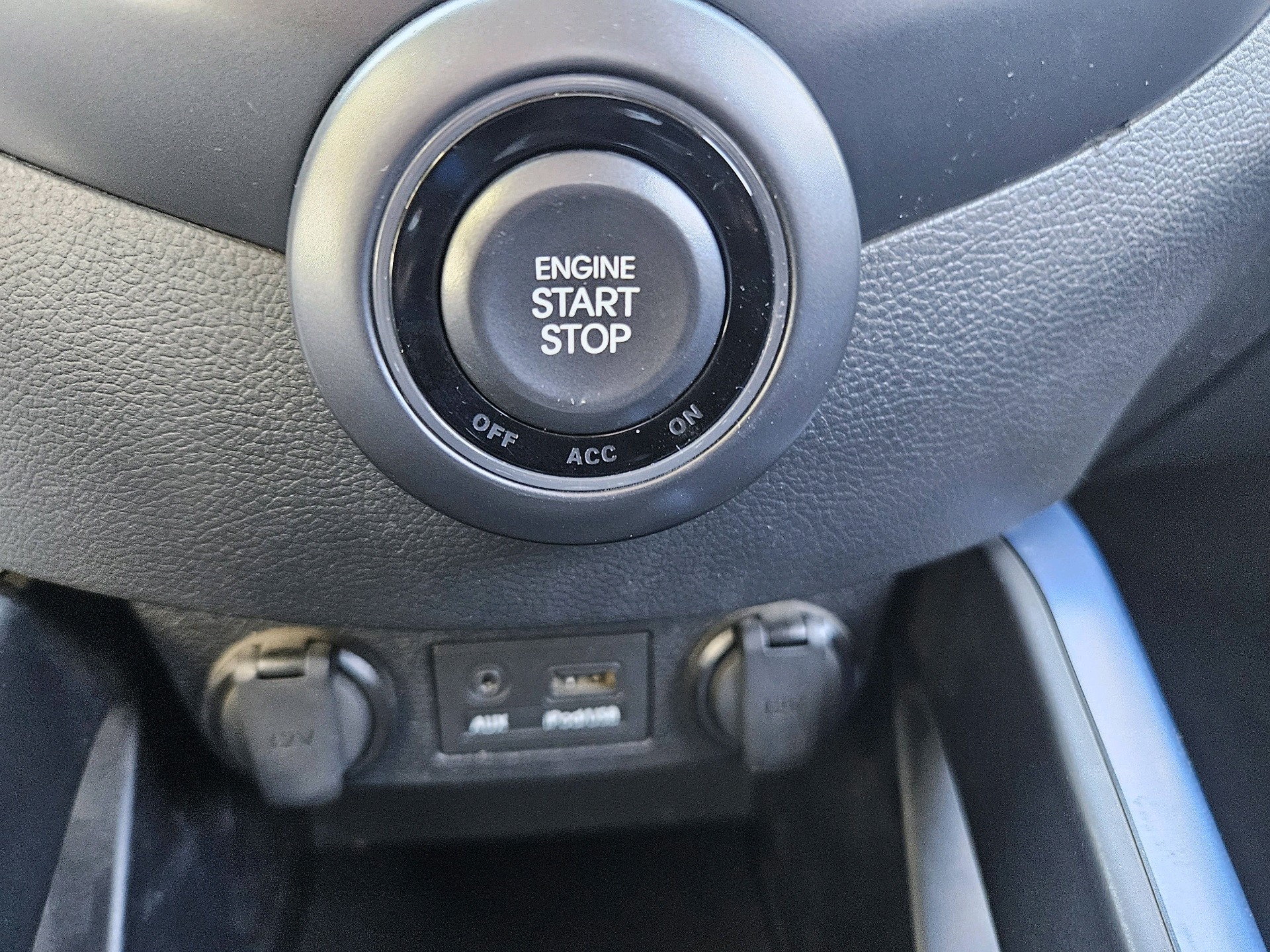 /automotionmotorsrvltd/2013-Hyundai-Veloster-12019669285500845.jpg
