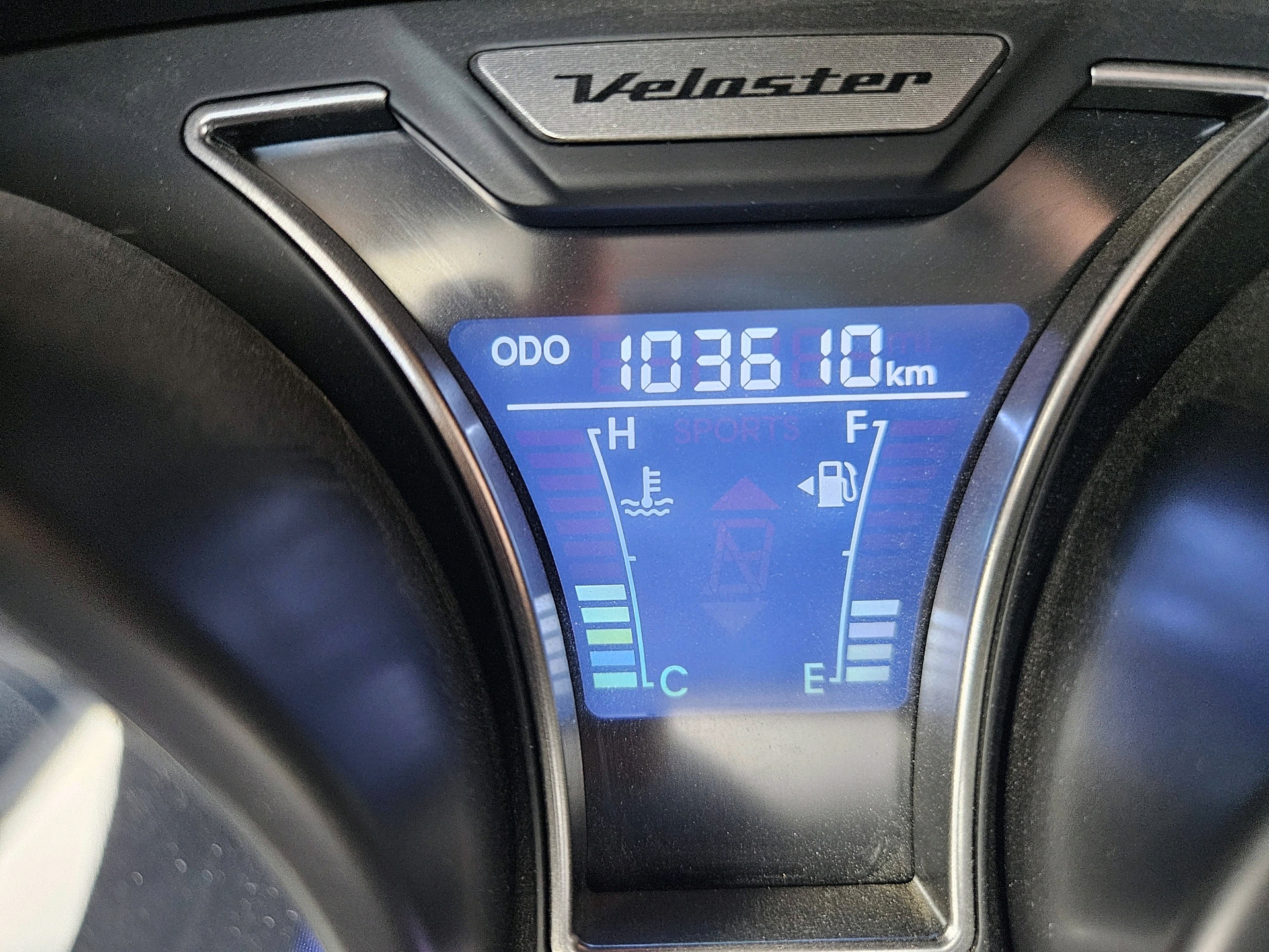 /automotionmotorsrvltd/2013-Hyundai-Veloster-23769681493165296.jpg