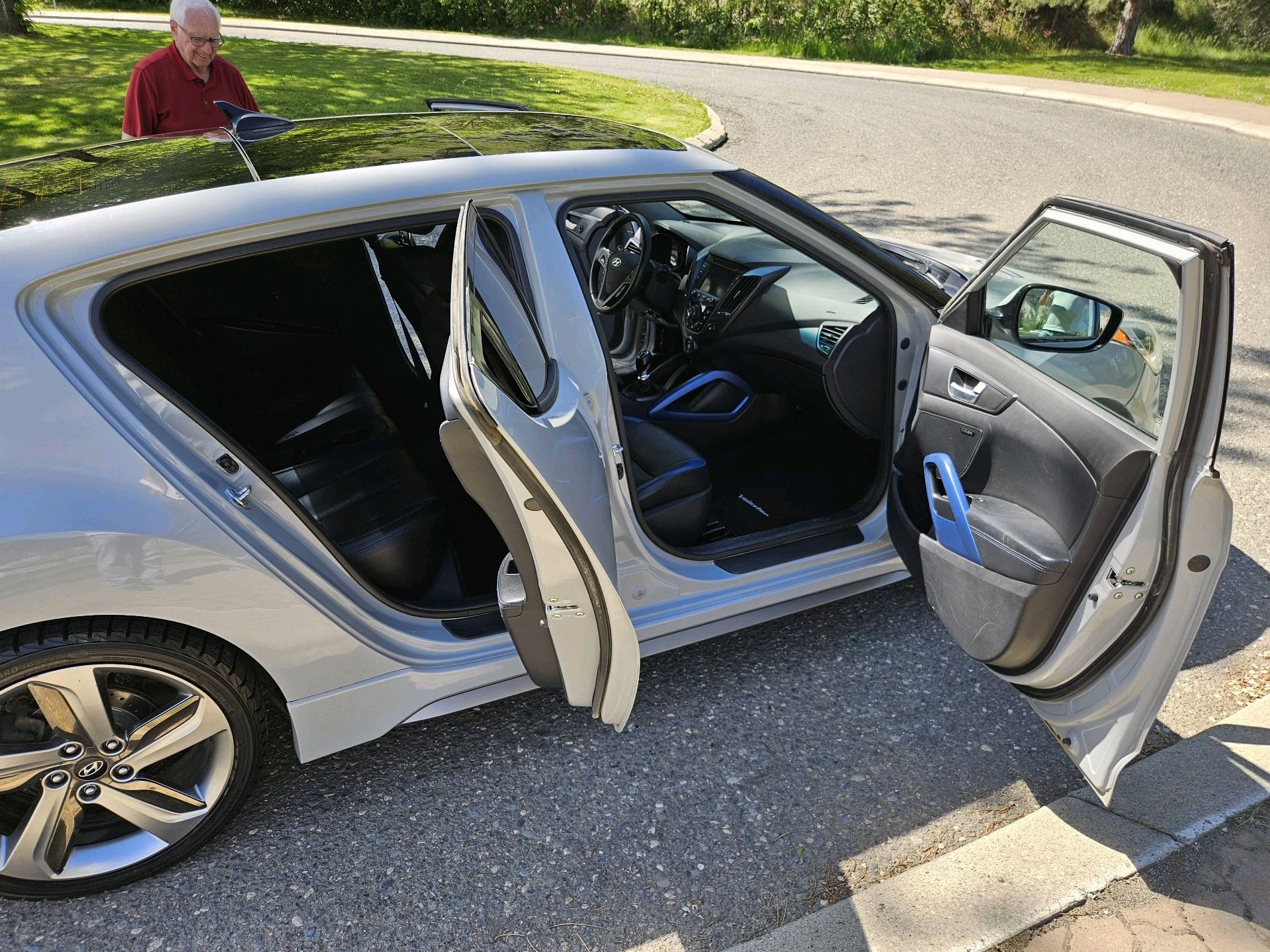 /automotionmotorsrvltd/2013-Hyundai-Veloster-8782092507923551.jpg