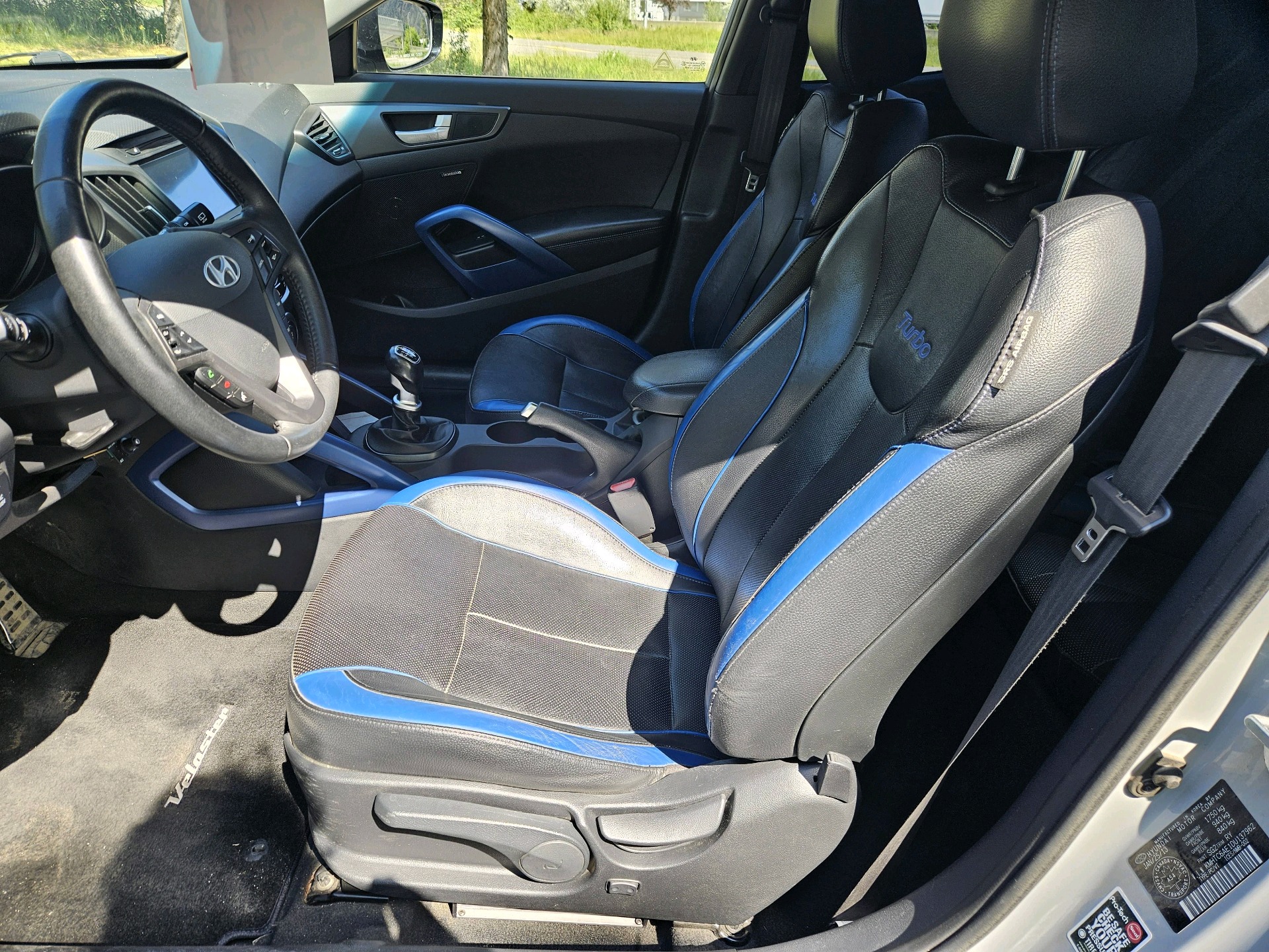 /automotionmotorsrvltd/2013-Hyundai-Veloster-9162612556836336.jpg