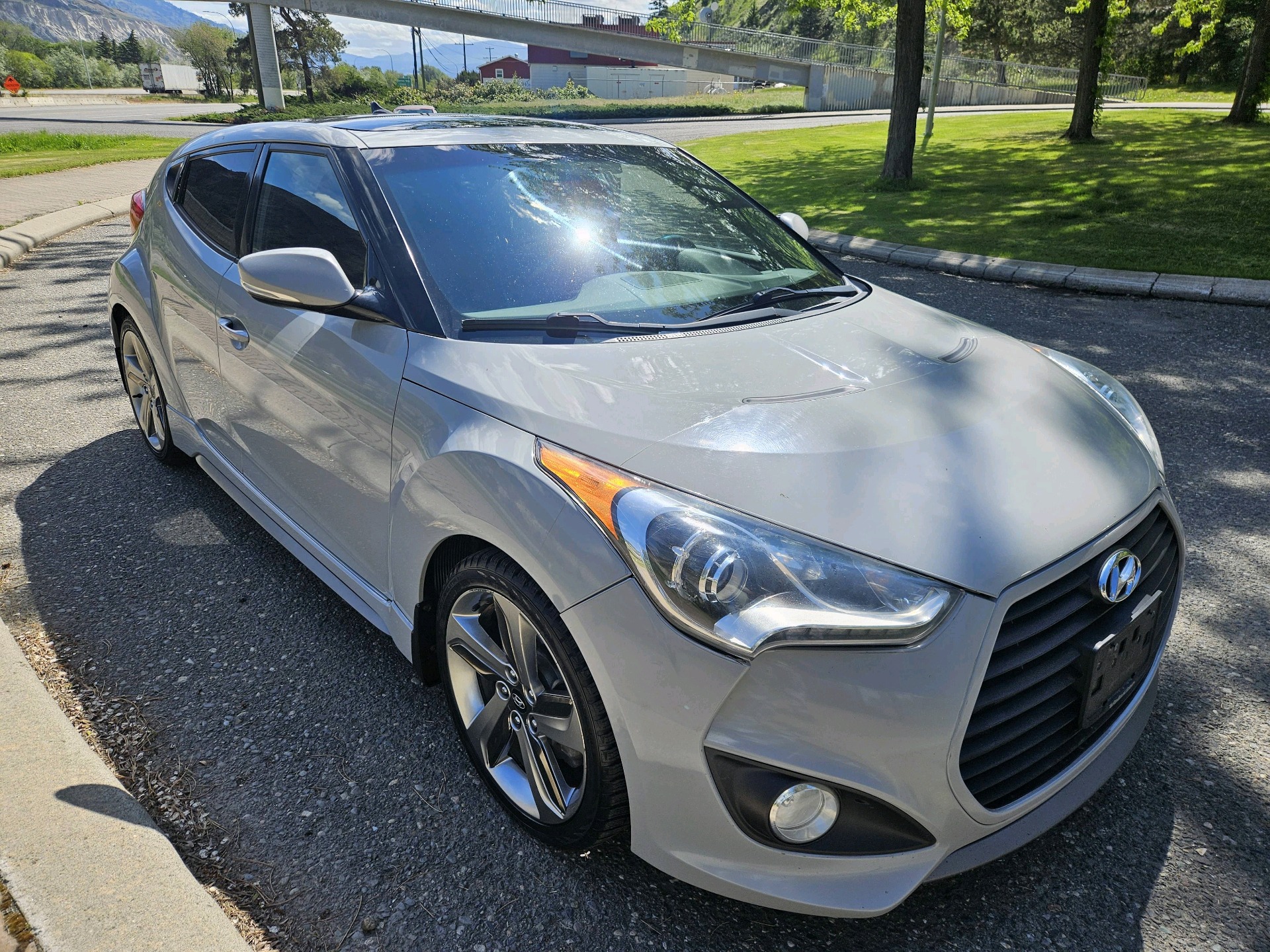 /automotionmotorsrvltd/2013-Hyundai-Veloster-9482174507047287.jpg