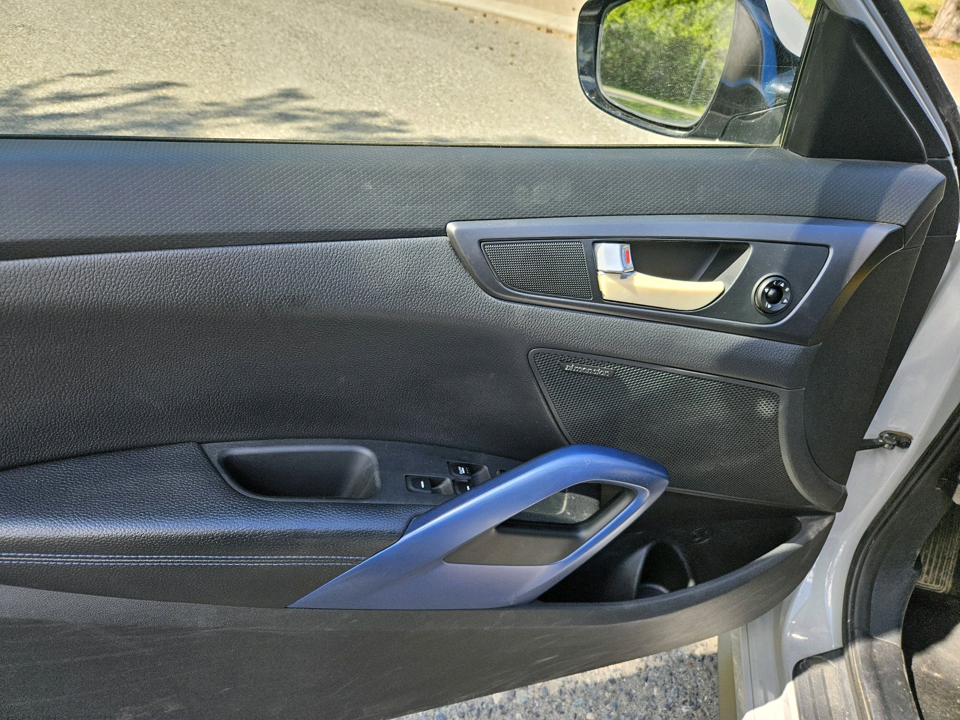 /automotionmotorsrvltd/2013-Hyundai-Veloster-9701024217572698.jpg