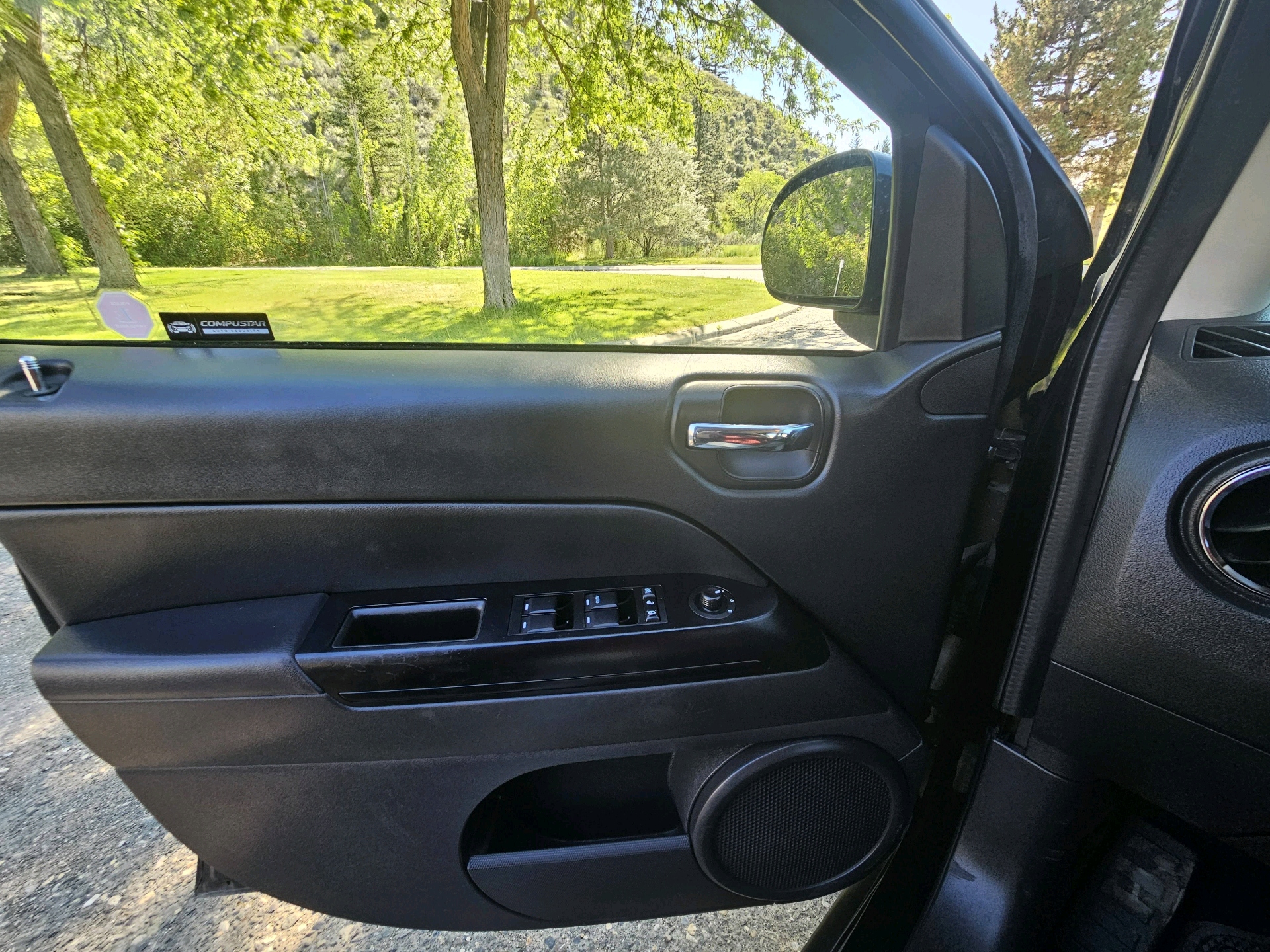 /automotionmotorsrvltd/2013-Jeep-Compass-058921582000657.jpg