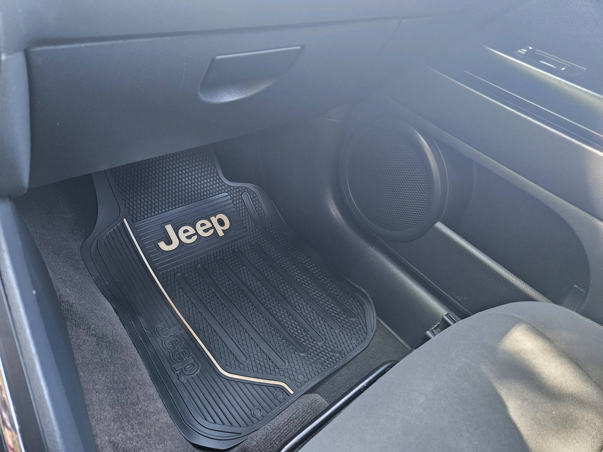 /automotionmotorsrvltd/2013-Jeep-Compass-8520007073024474.jpg