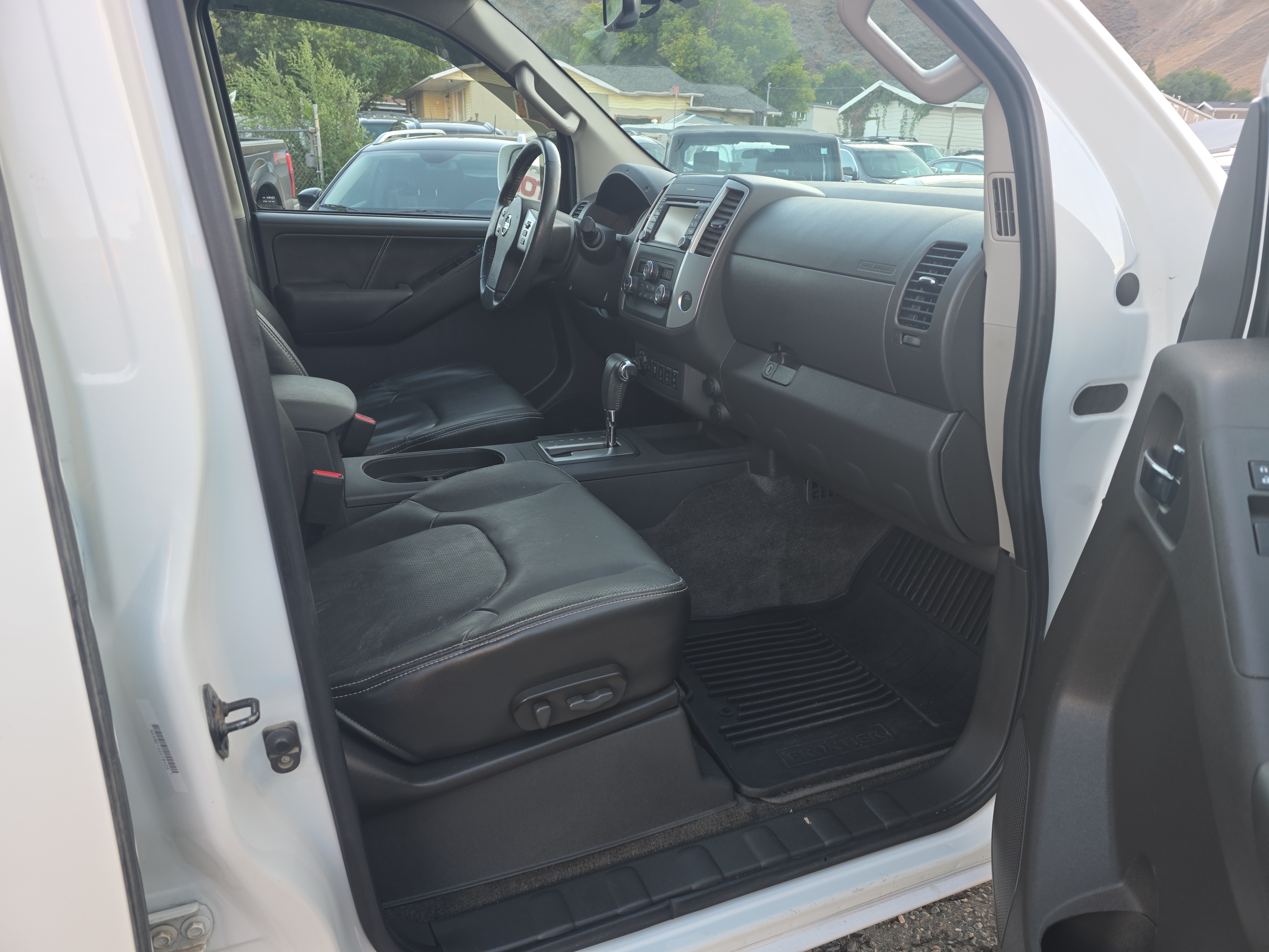 /automotionmotorsrvltd/2013-Nissan-Frontier-012596175242230556.jpg