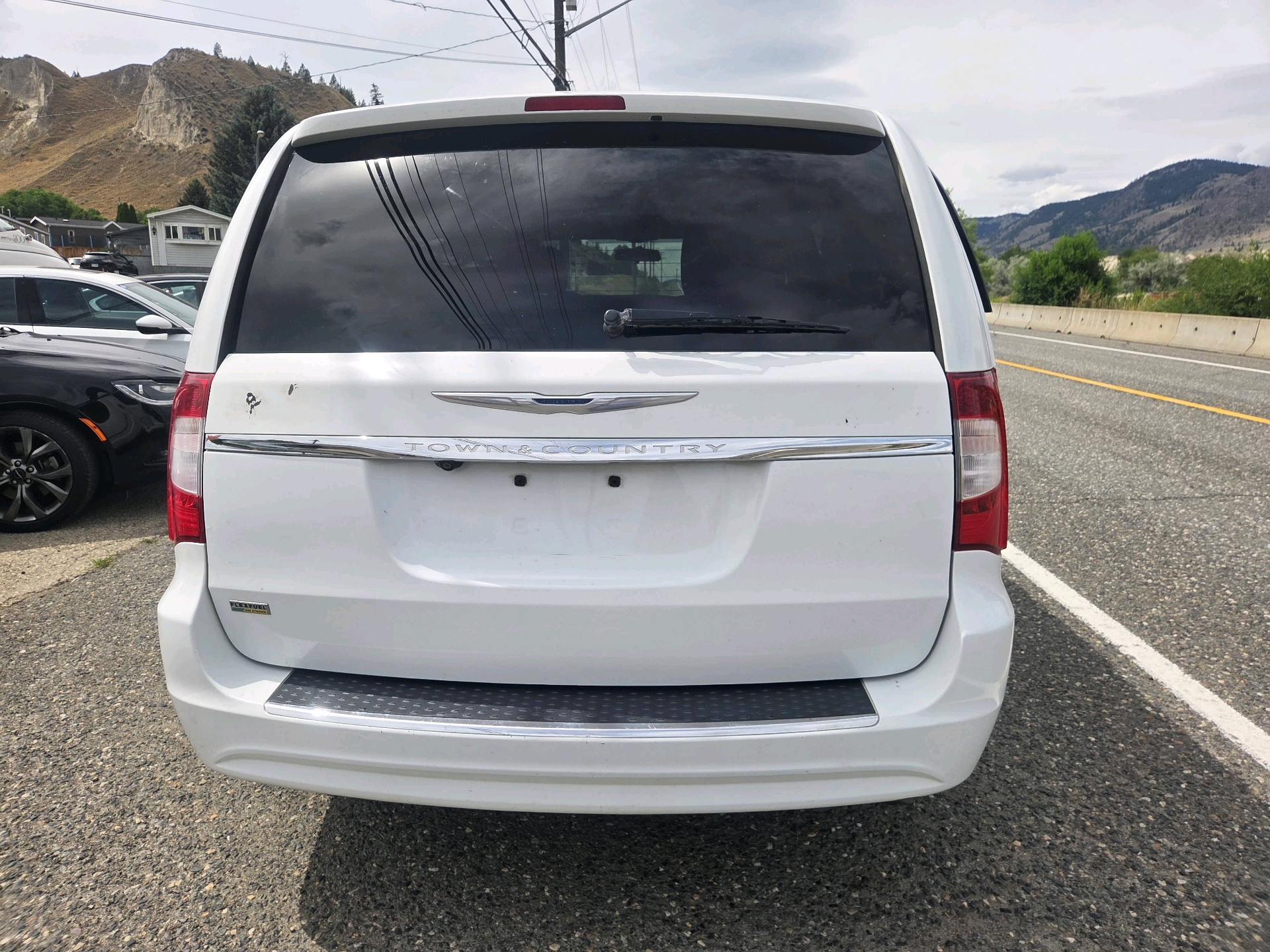 /automotionmotorsrvltd/2014-Chrysler-Town&-92625625783281.jpg