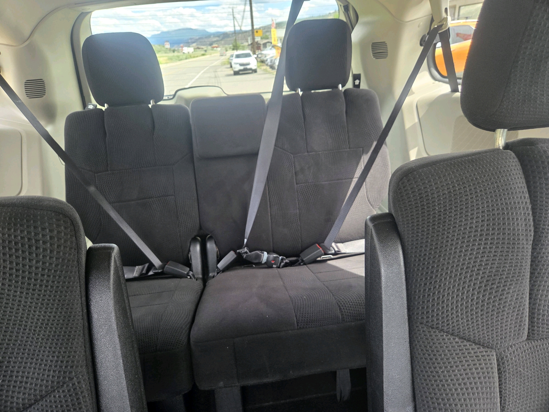 /automotionmotorsrvltd/2014-Chrysler-Town&-9820499828661884.jpg