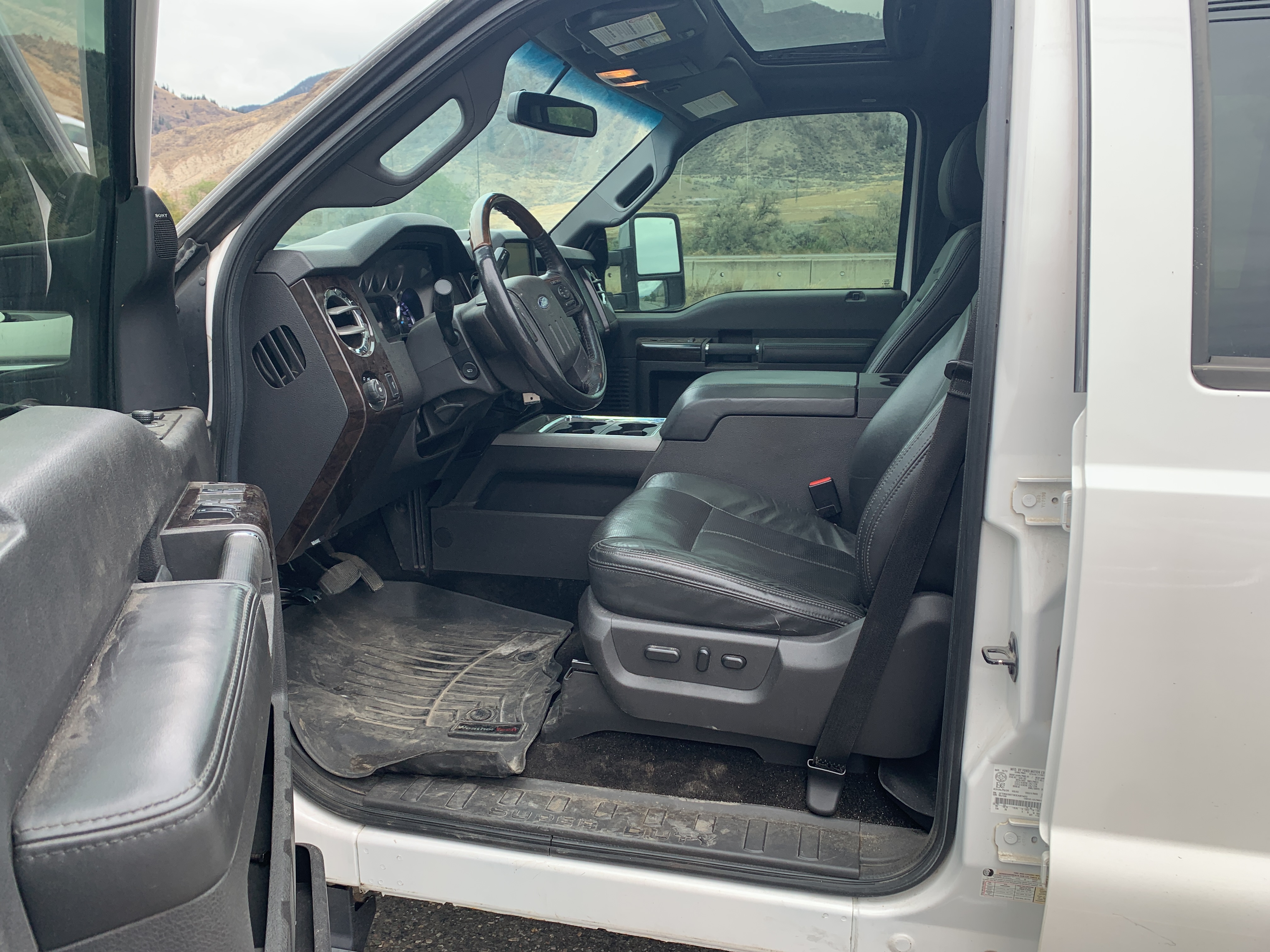 /automotionmotorsrvltd/2014-Ford-SuperDuty-9787142256486905.jpg