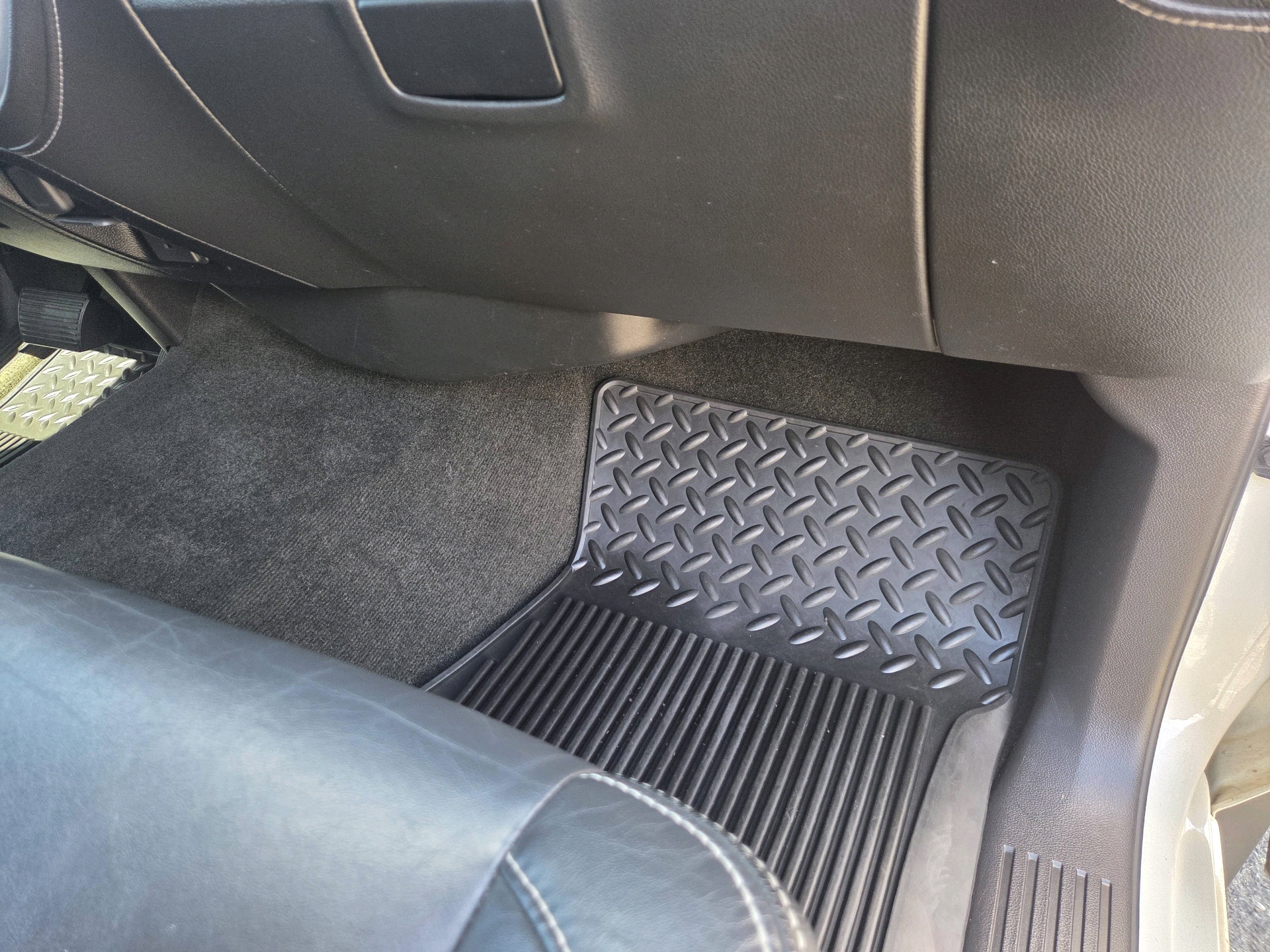 /automotionmotorsrvltd/2014-GMC-Sierra1500-27766027983002584.jpg