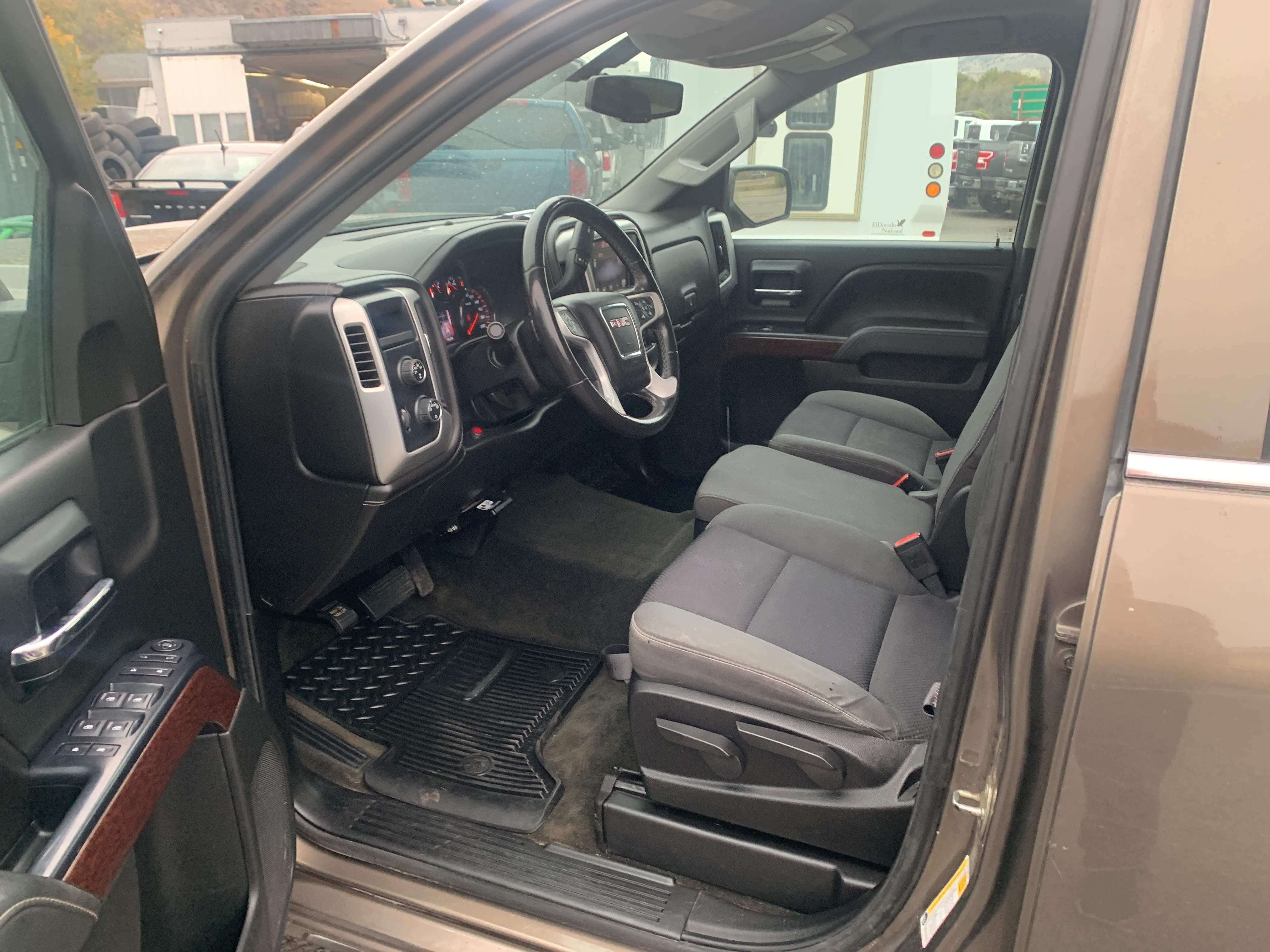 /automotionmotorsrvltd/2014-GMC-Sierra1500-9561120773239931.jpg