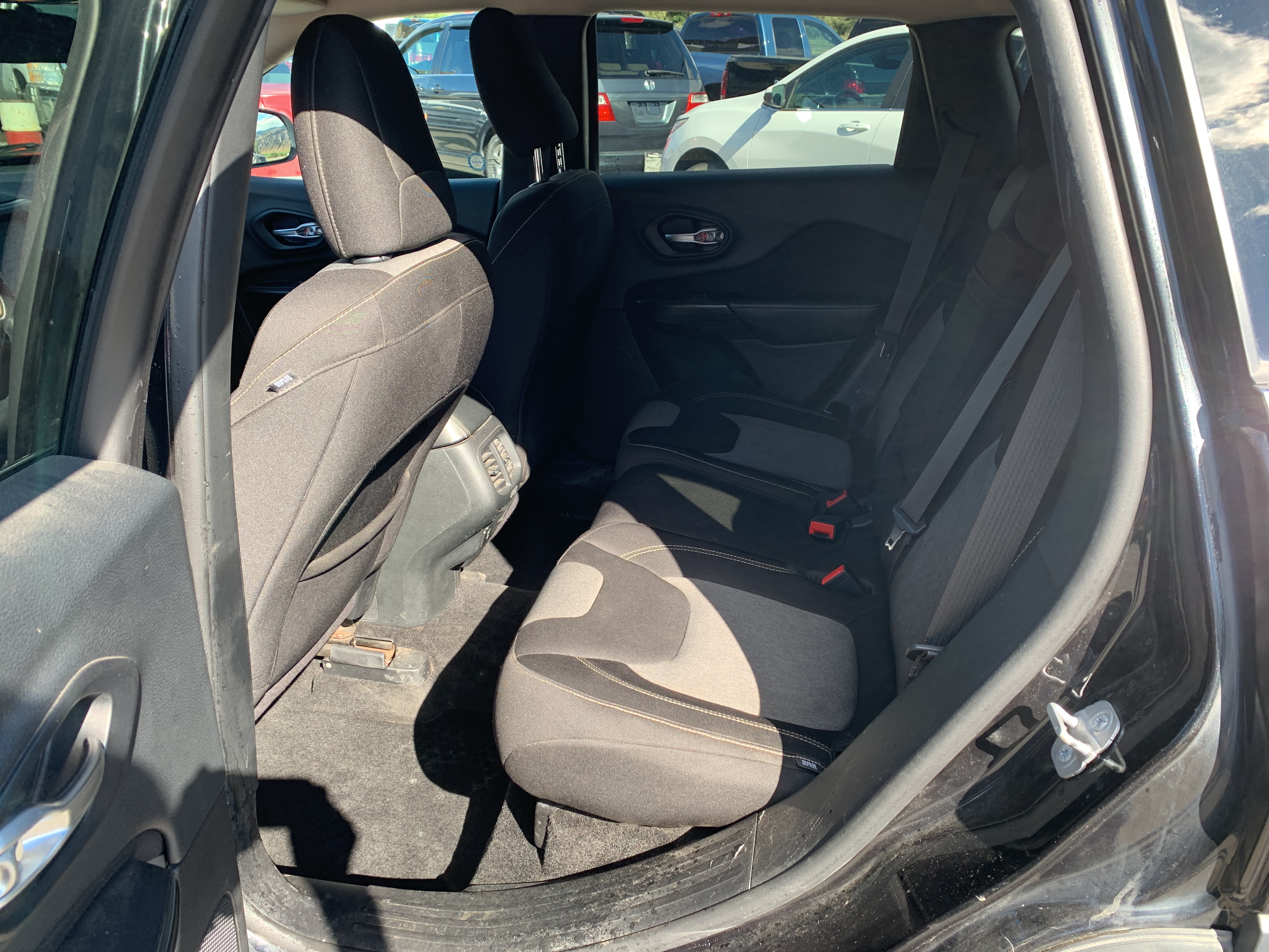 /automotionmotorsrvltd/2014-Jeep-Cherokee-2725955342507995.jpg
