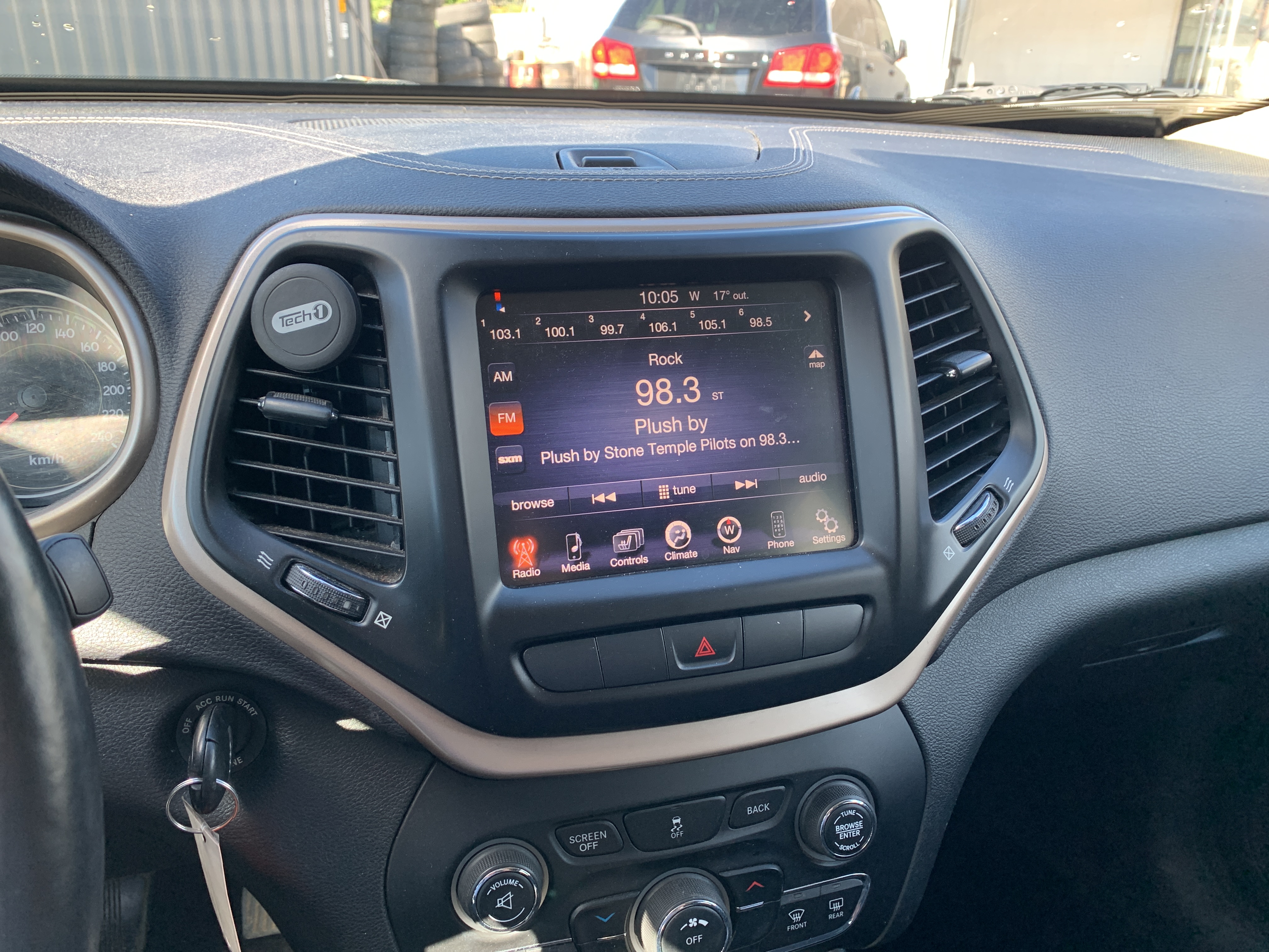 /automotionmotorsrvltd/2014-Jeep-Cherokee-5643659710190305.jpg
