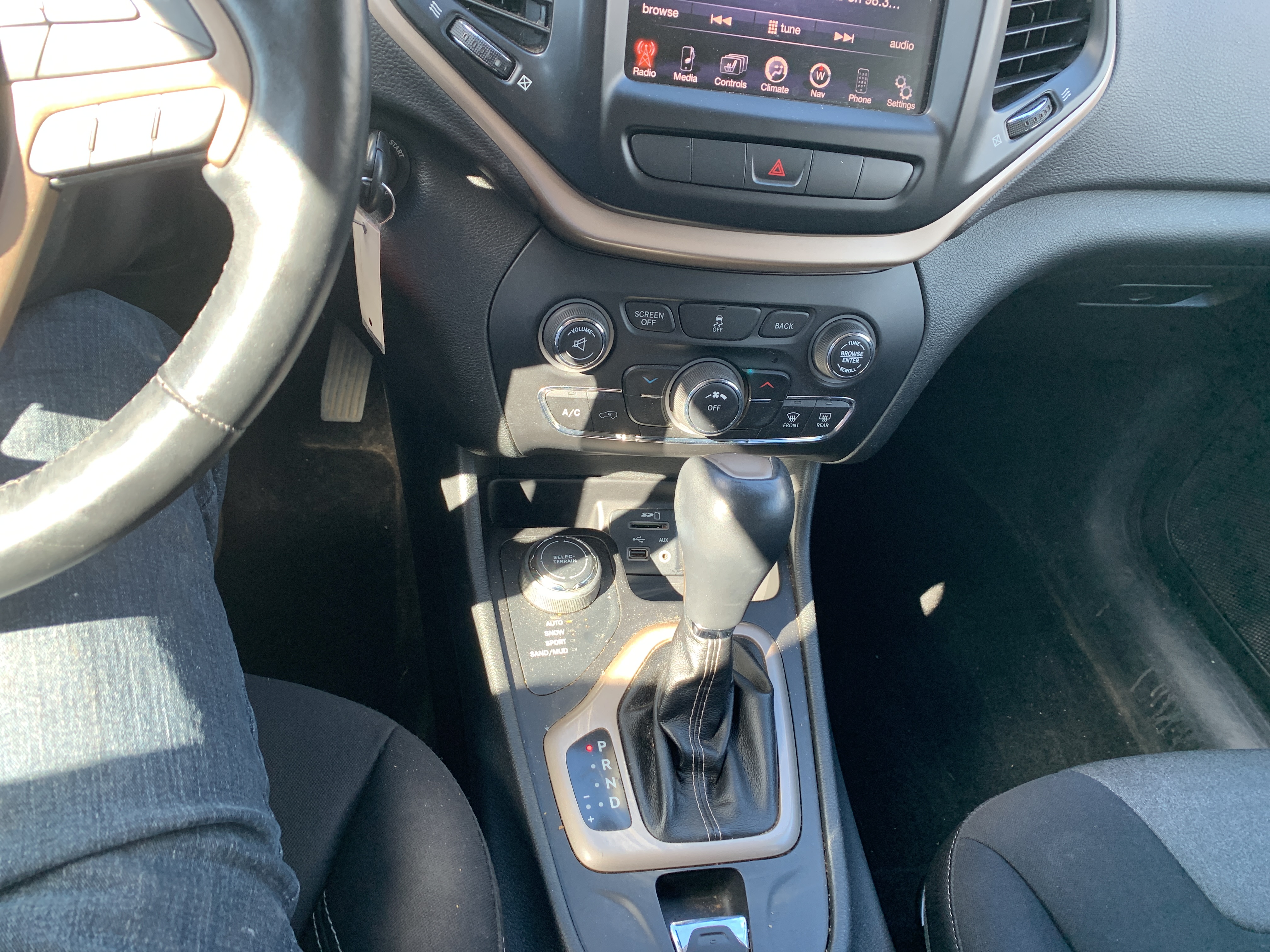 /automotionmotorsrvltd/2014-Jeep-Cherokee-6136916205037268.jpg