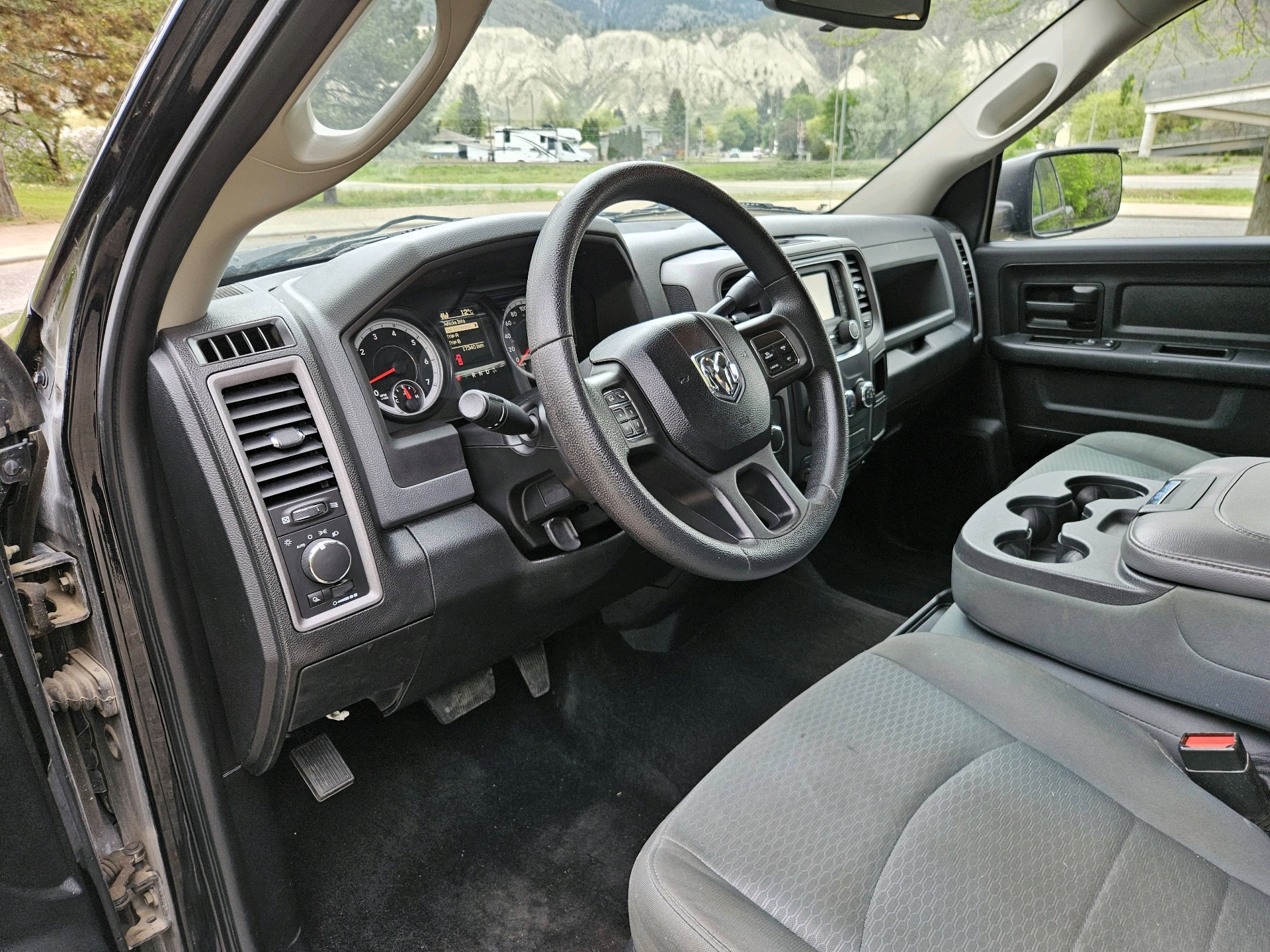 /automotionmotorsrvltd/2014-Ram-1500-6285037653985683.jpg