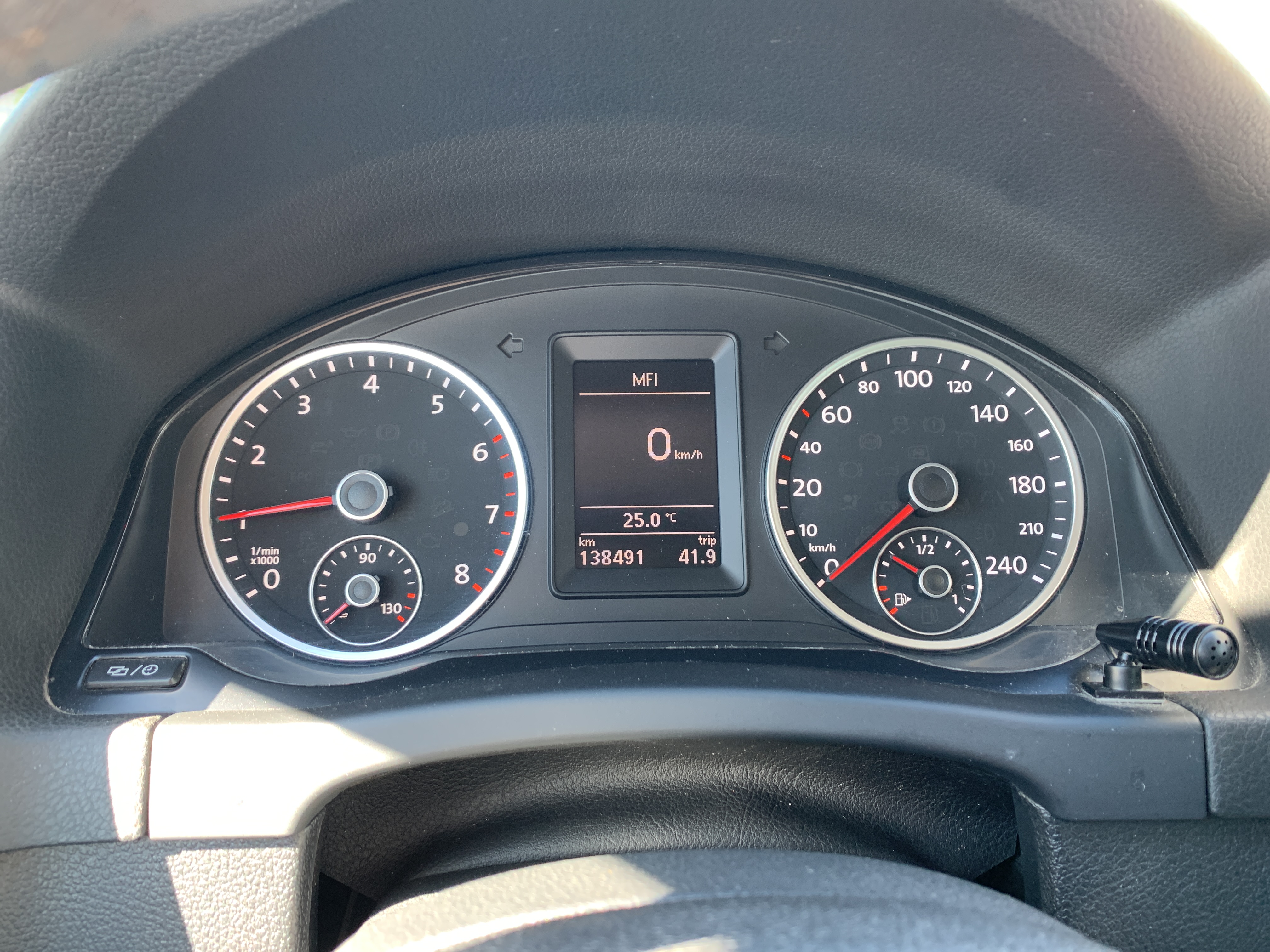 /automotionmotorsrvltd/2014-Volkswagen-Tiguan-2987752243593913.jpg