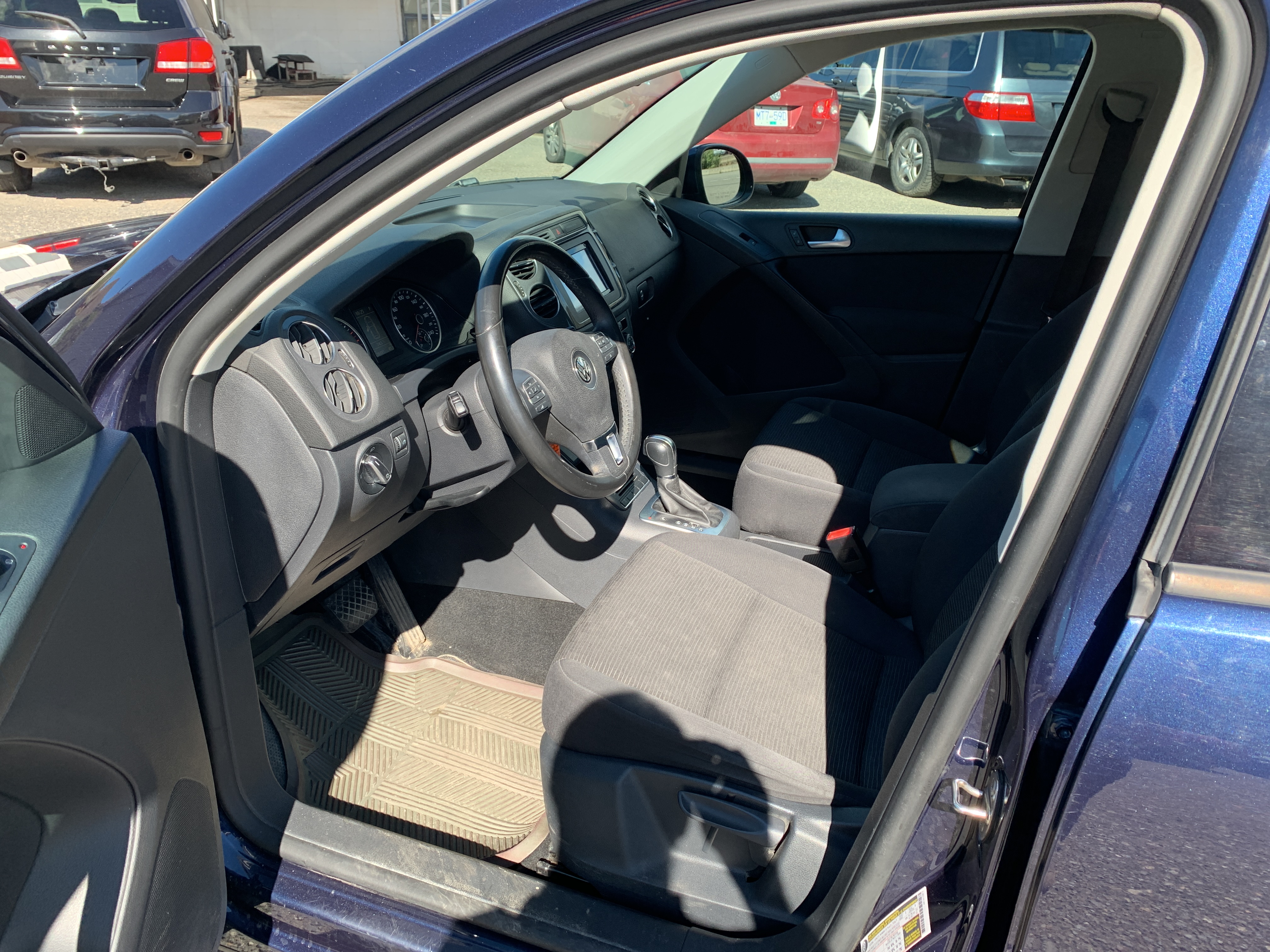 /automotionmotorsrvltd/2014-Volkswagen-Tiguan-3078313199029754.jpg