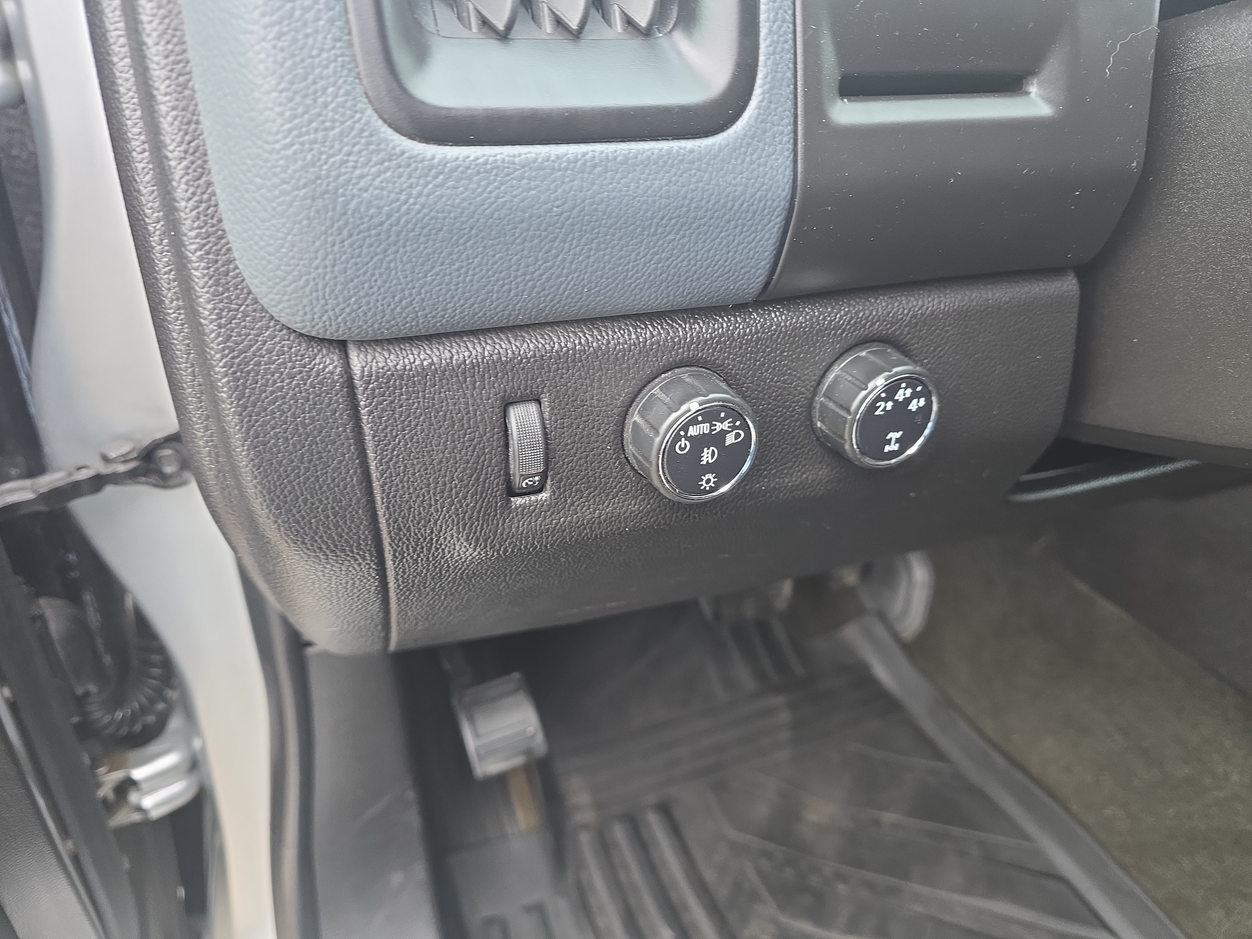 /automotionmotorsrvltd/2015-Chevrolet-Colorado-5796232809011725.jpg