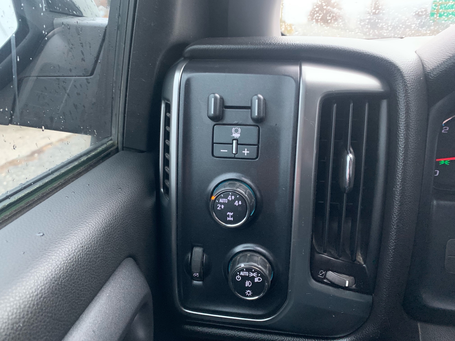 /automotionmotorsrvltd/2015-Chevrolet-Silverado1500-1757163641315027.jpg