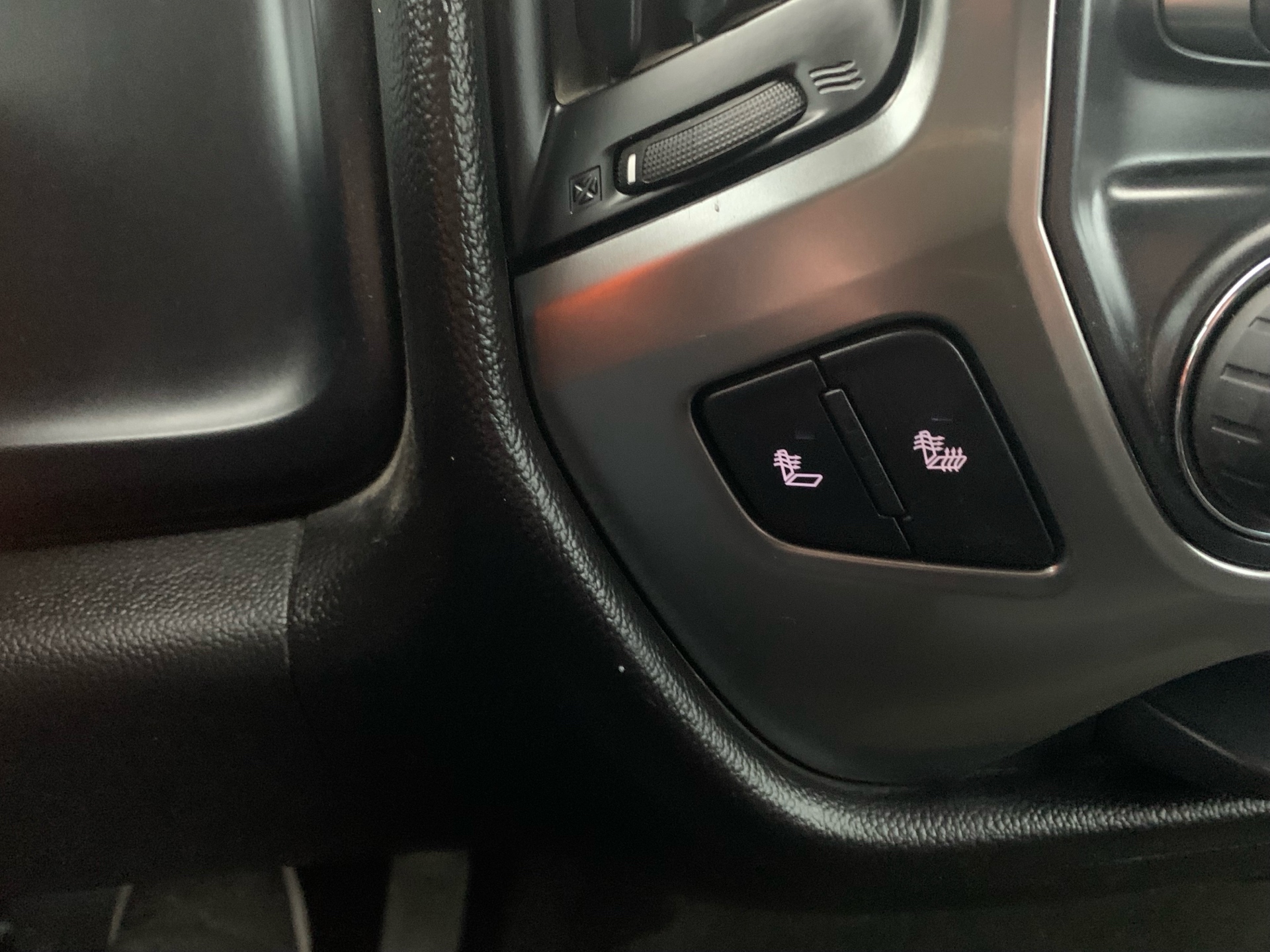 /automotionmotorsrvltd/2015-Chevrolet-Silverado1500-4199288784931403.jpg