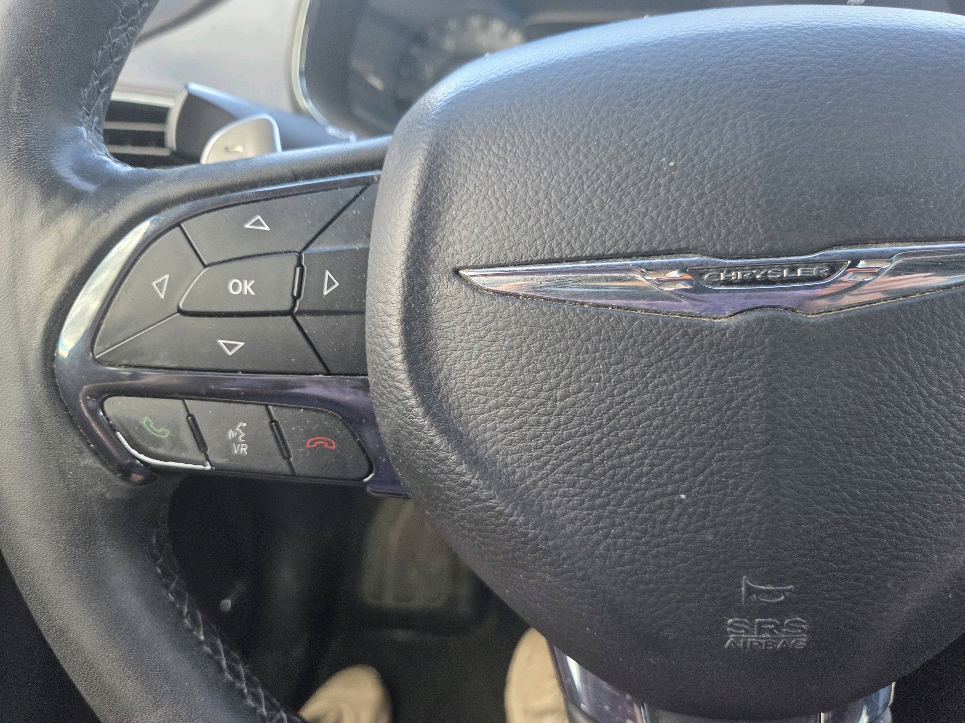 /automotionmotorsrvltd/2015-Chrysler-200-40033724602475407.jpg
