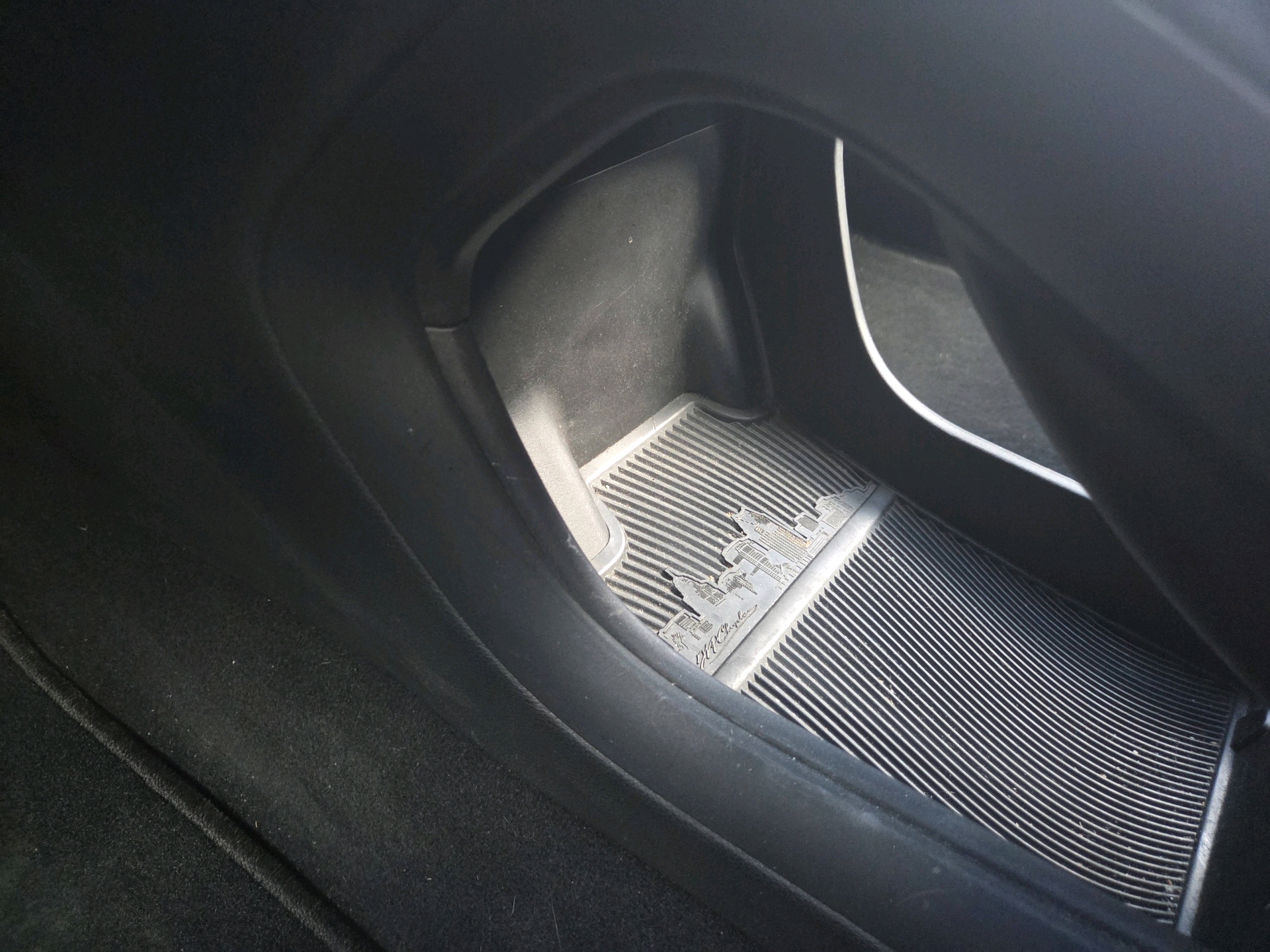 /automotionmotorsrvltd/2015-Chrysler-200-5320151090129213.jpg