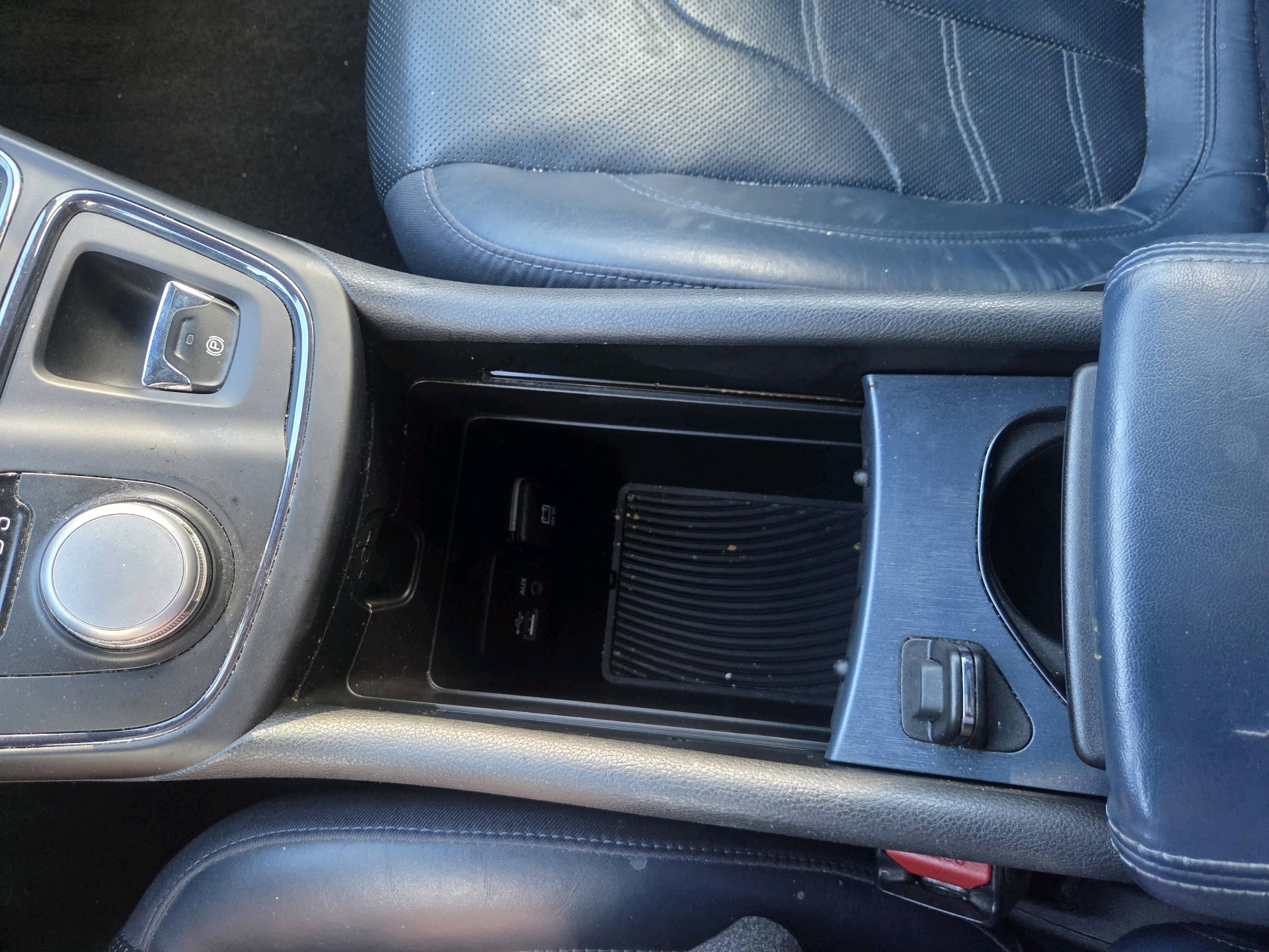 /automotionmotorsrvltd/2015-Chrysler-200-7539546955472047.jpg