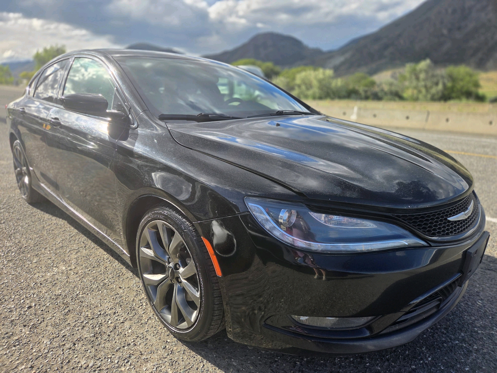 /automotionmotorsrvltd/2015-Chrysler-200-8895941356163675.jpg