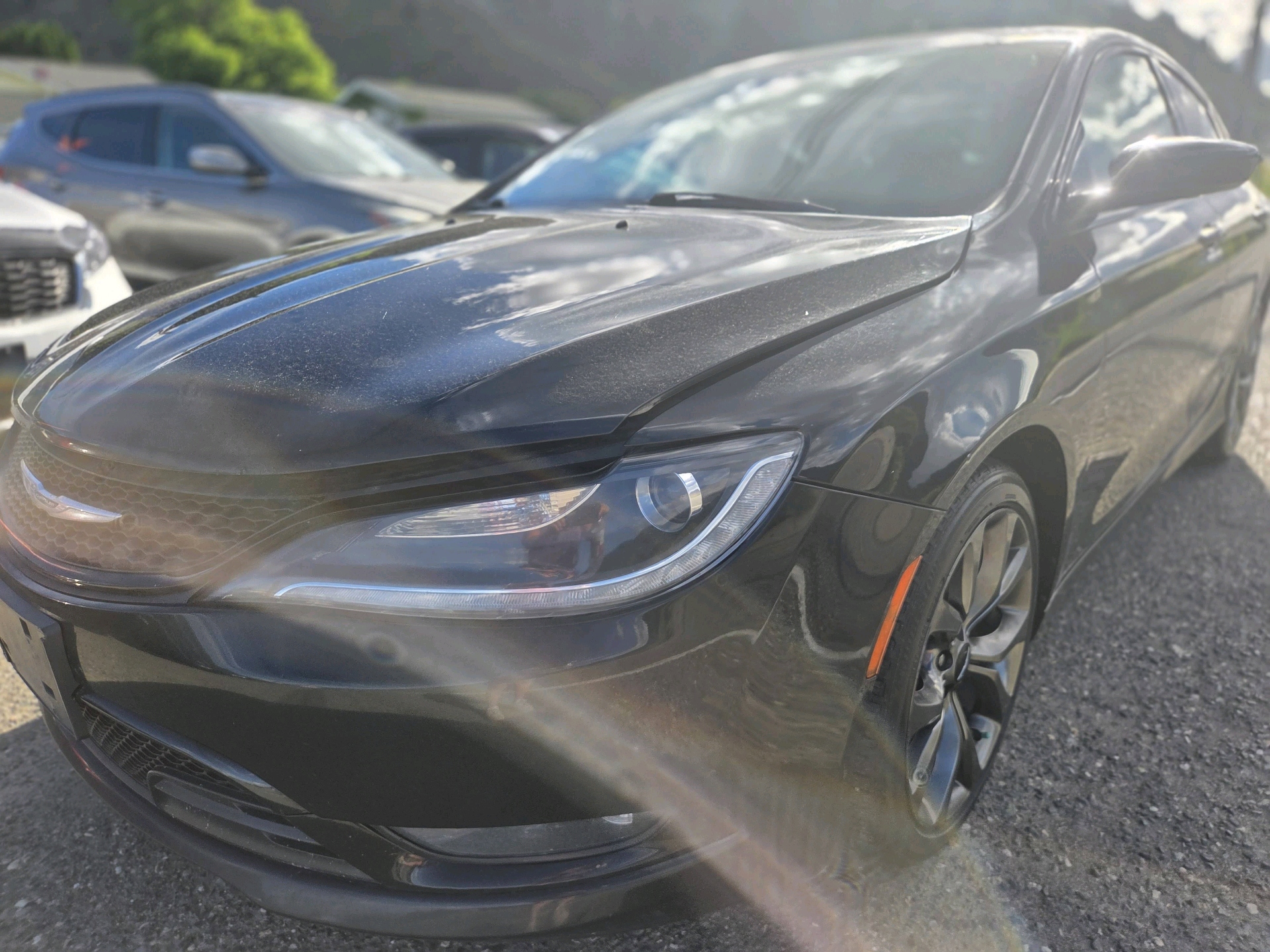 /automotionmotorsrvltd/2015-Chrysler-200-908260221156008.jpg