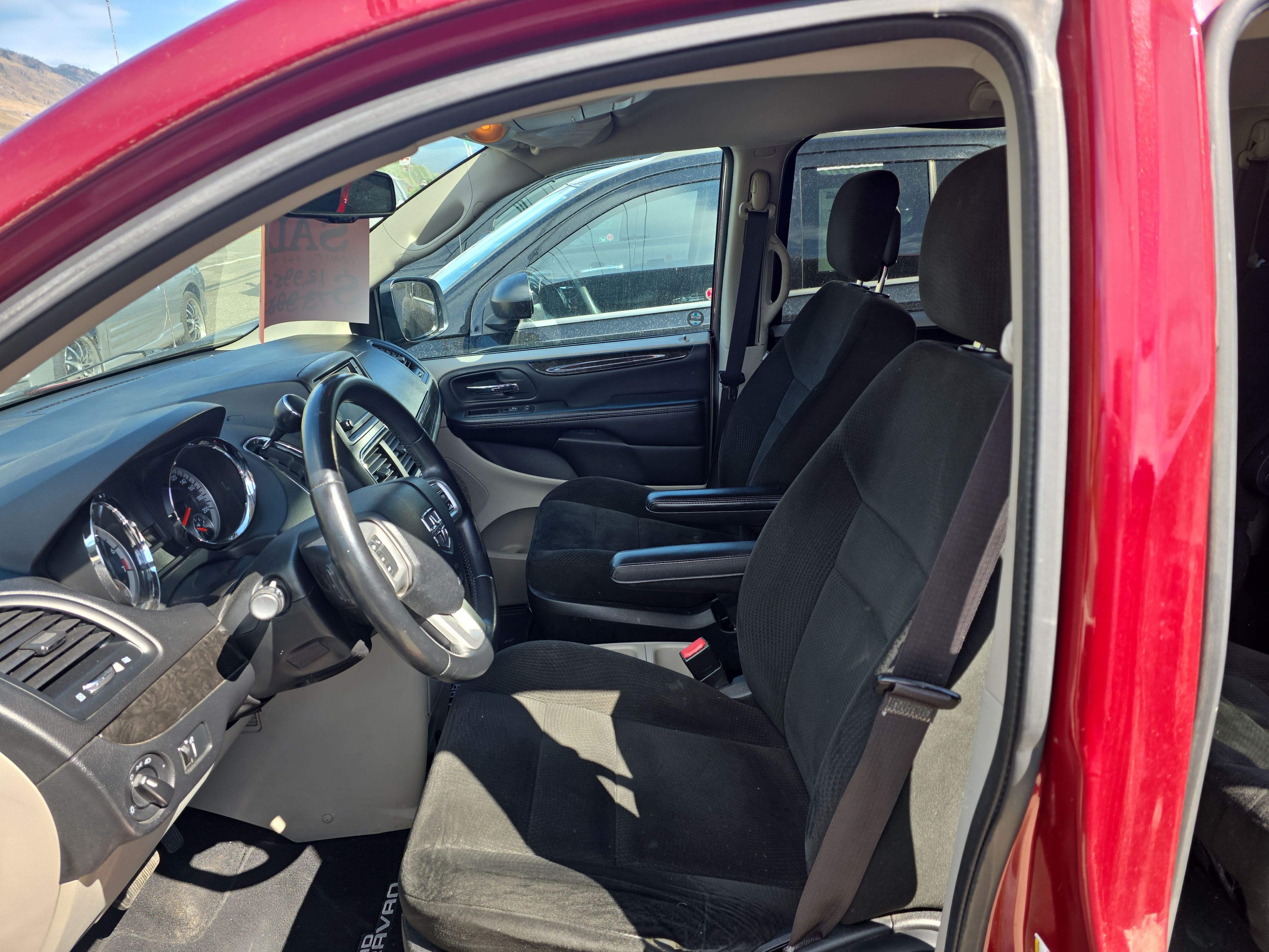 /automotionmotorsrvltd/2015-Dodge-GrandCaravan-13510723873367114.jpg