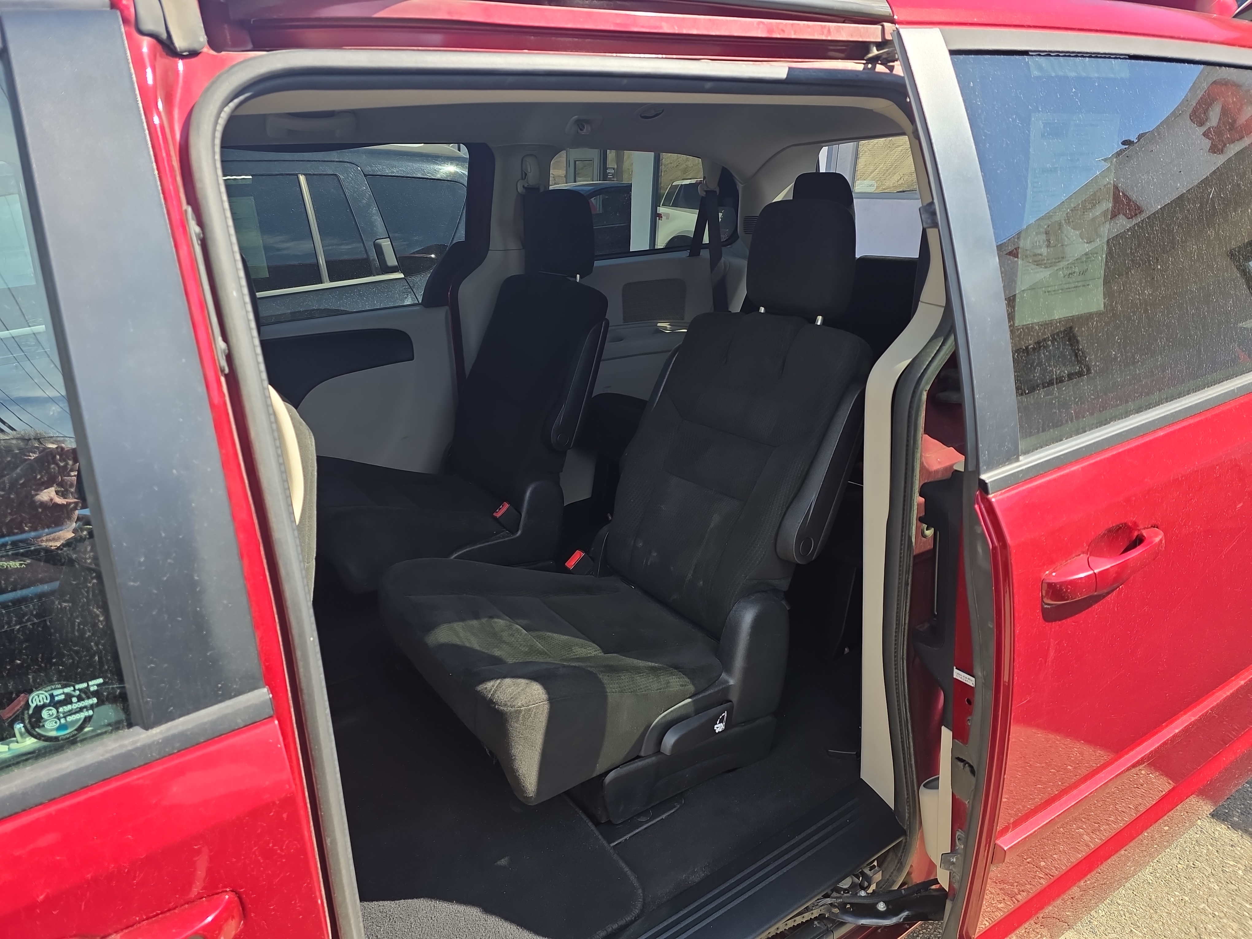 /automotionmotorsrvltd/2015-Dodge-GrandCaravan-2289371403082603.jpg