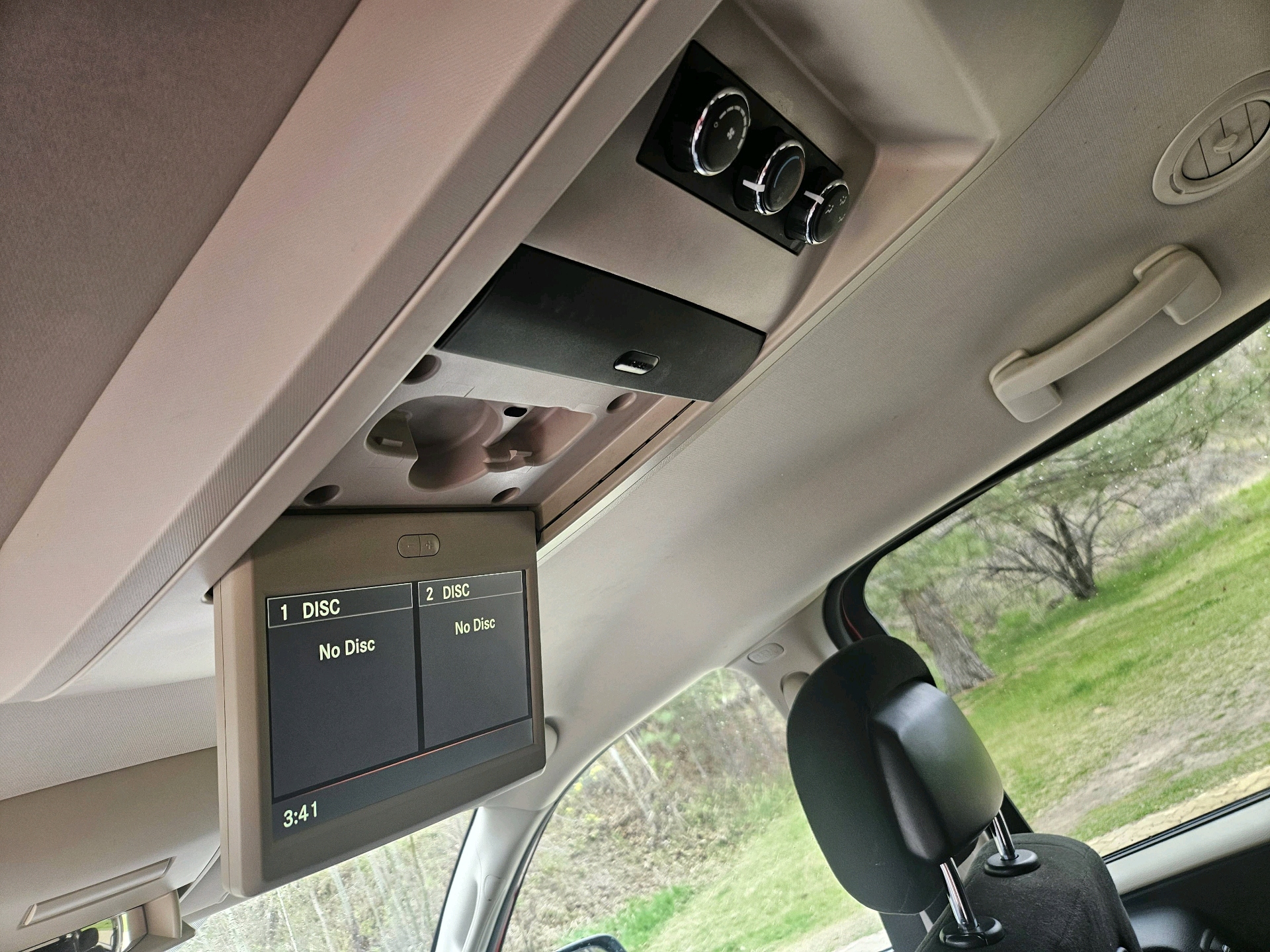 /automotionmotorsrvltd/2015-Dodge-GrandCaravan-3717647243800577.jpg