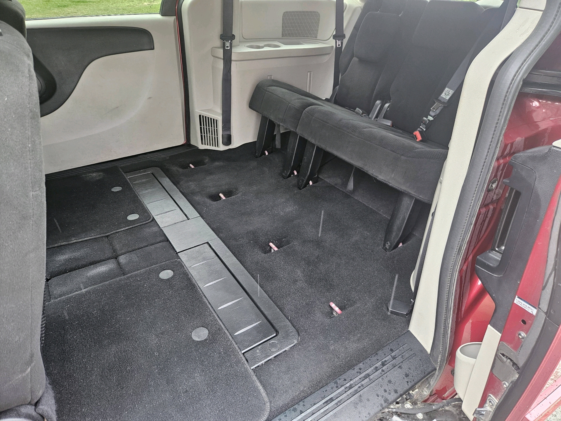 /automotionmotorsrvltd/2015-Dodge-GrandCaravan-5498546173972969.jpg