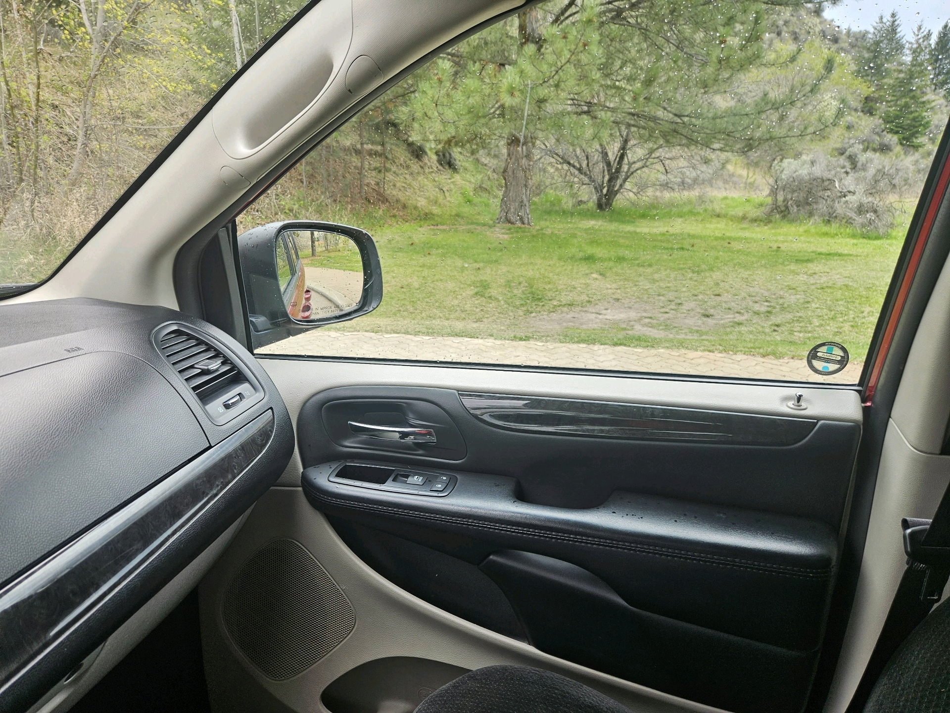 /automotionmotorsrvltd/2015-Dodge-GrandCaravan-8702582931612868.jpg