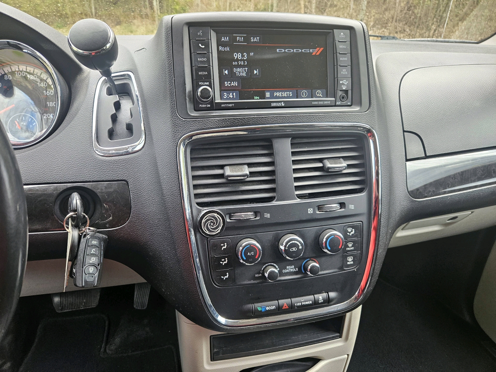 /automotionmotorsrvltd/2015-Dodge-GrandCaravan-9239198288132999.jpg
