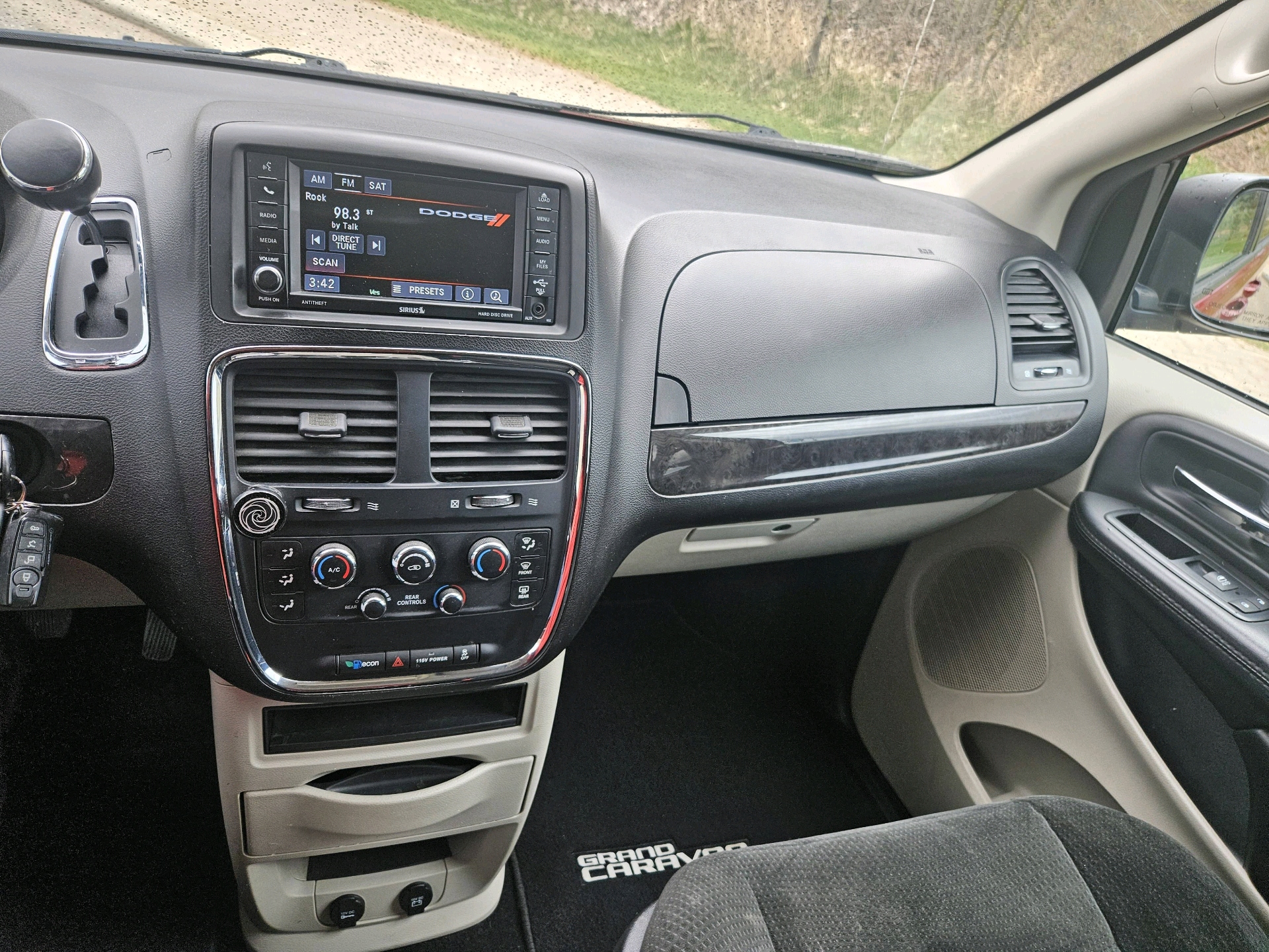 /automotionmotorsrvltd/2015-Dodge-GrandCaravan-9911803804762458.jpg
