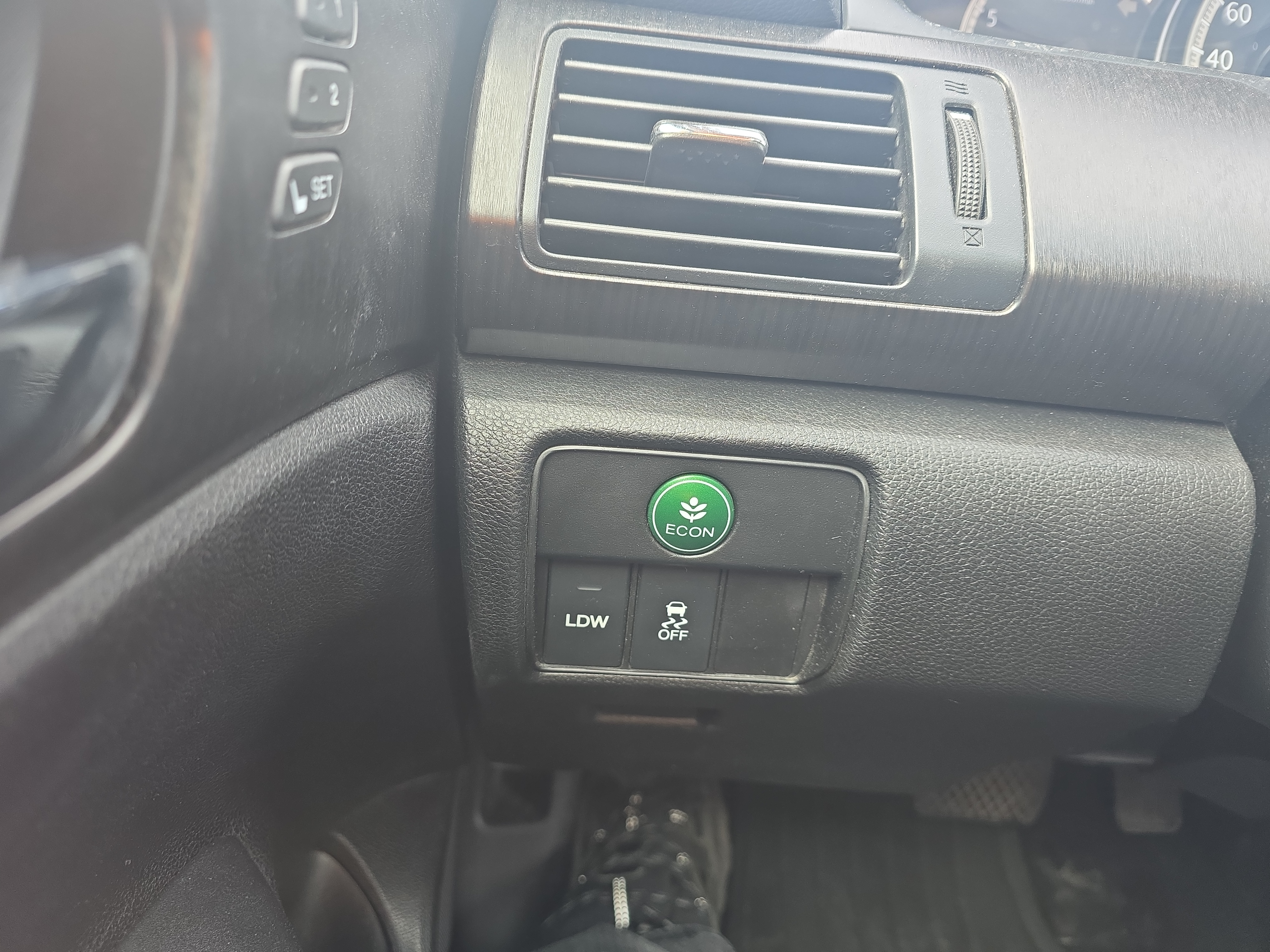 /automotionmotorsrvltd/2015-Honda-Accord-8006594945504382.jpg
