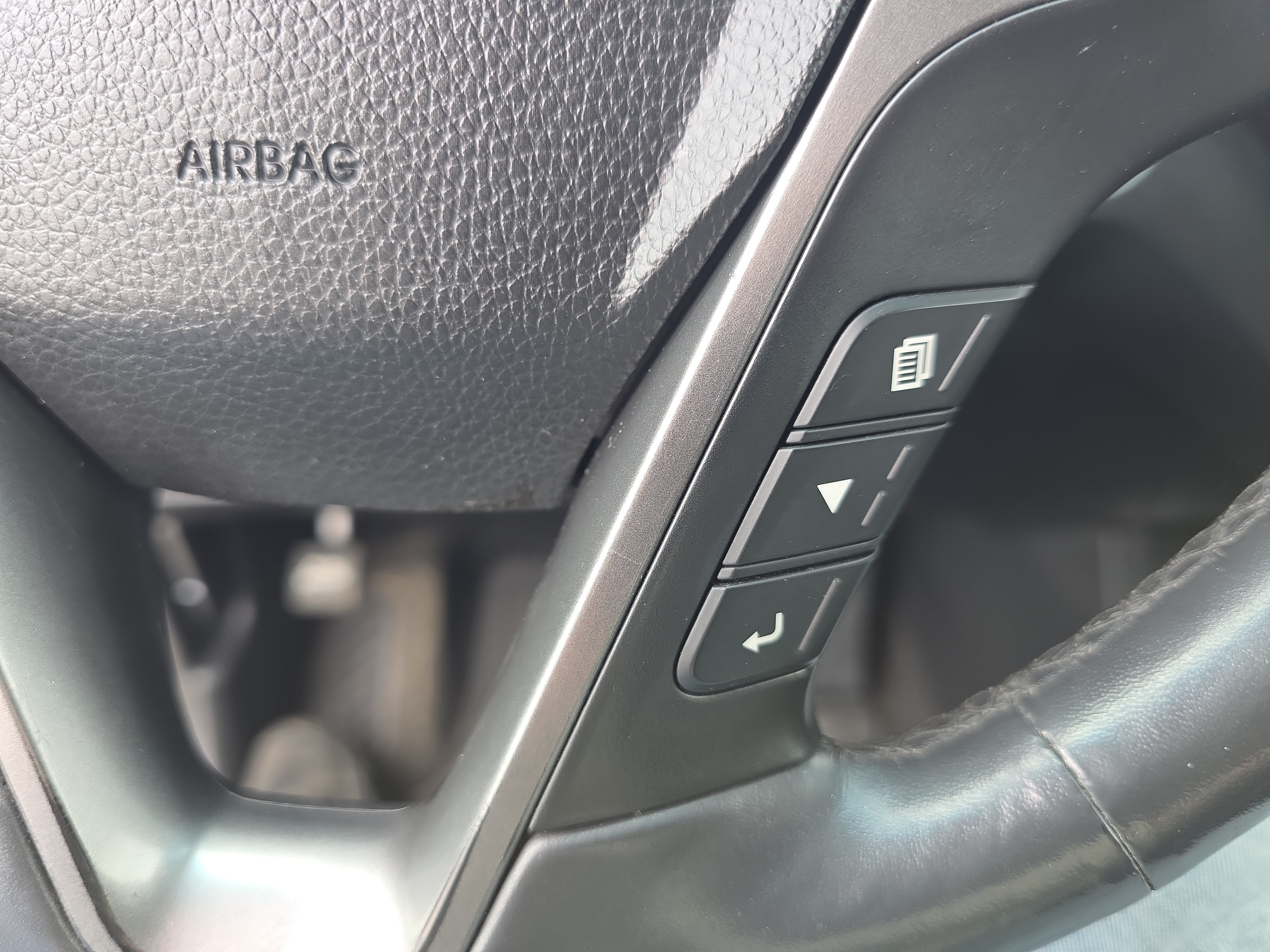 /automotionmotorsrvltd/2015-Hyundai-SantaFe-27396652903026397.jpg