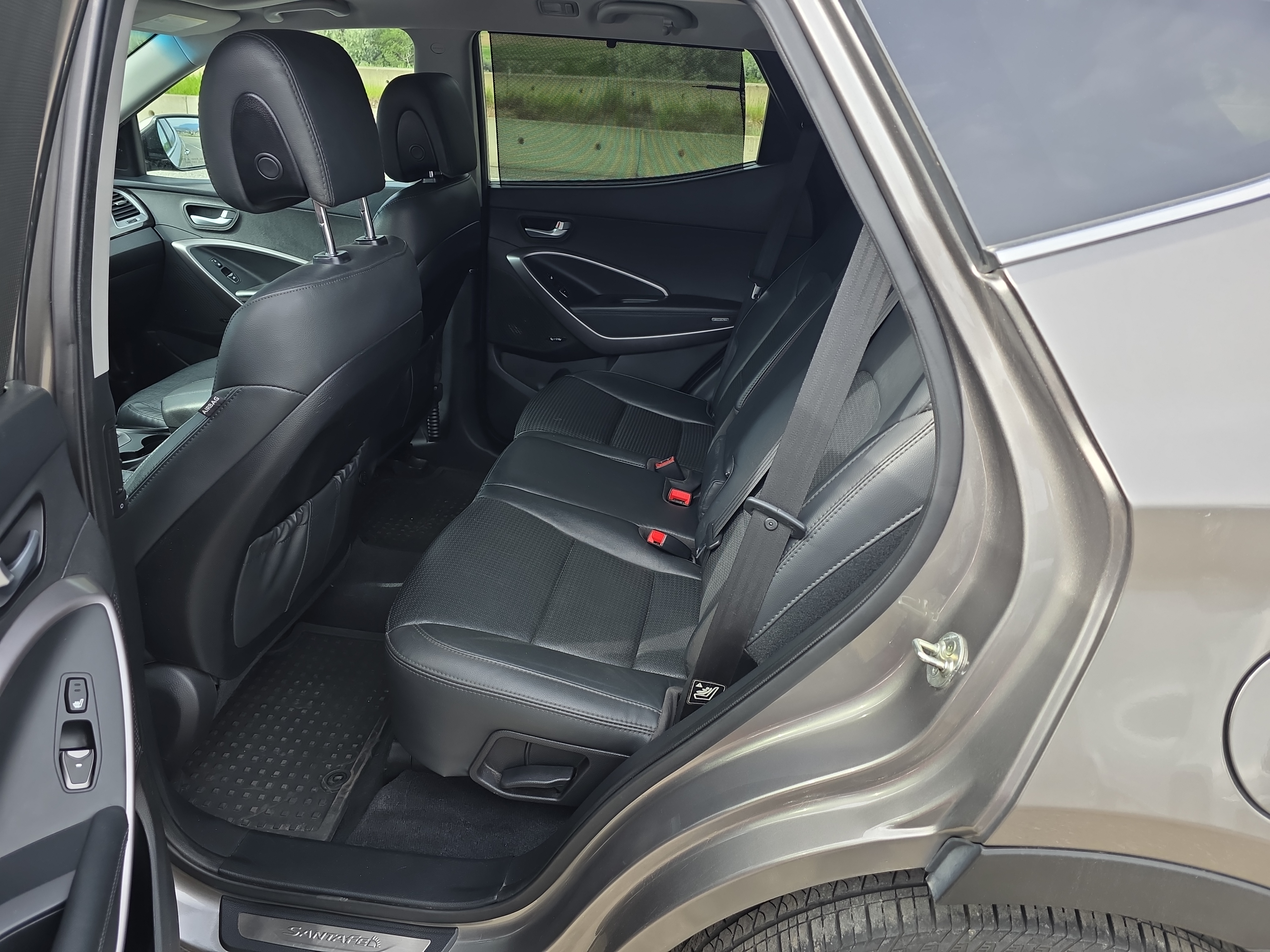 /automotionmotorsrvltd/2015-Hyundai-SantaFe-41403763761147583.jpg