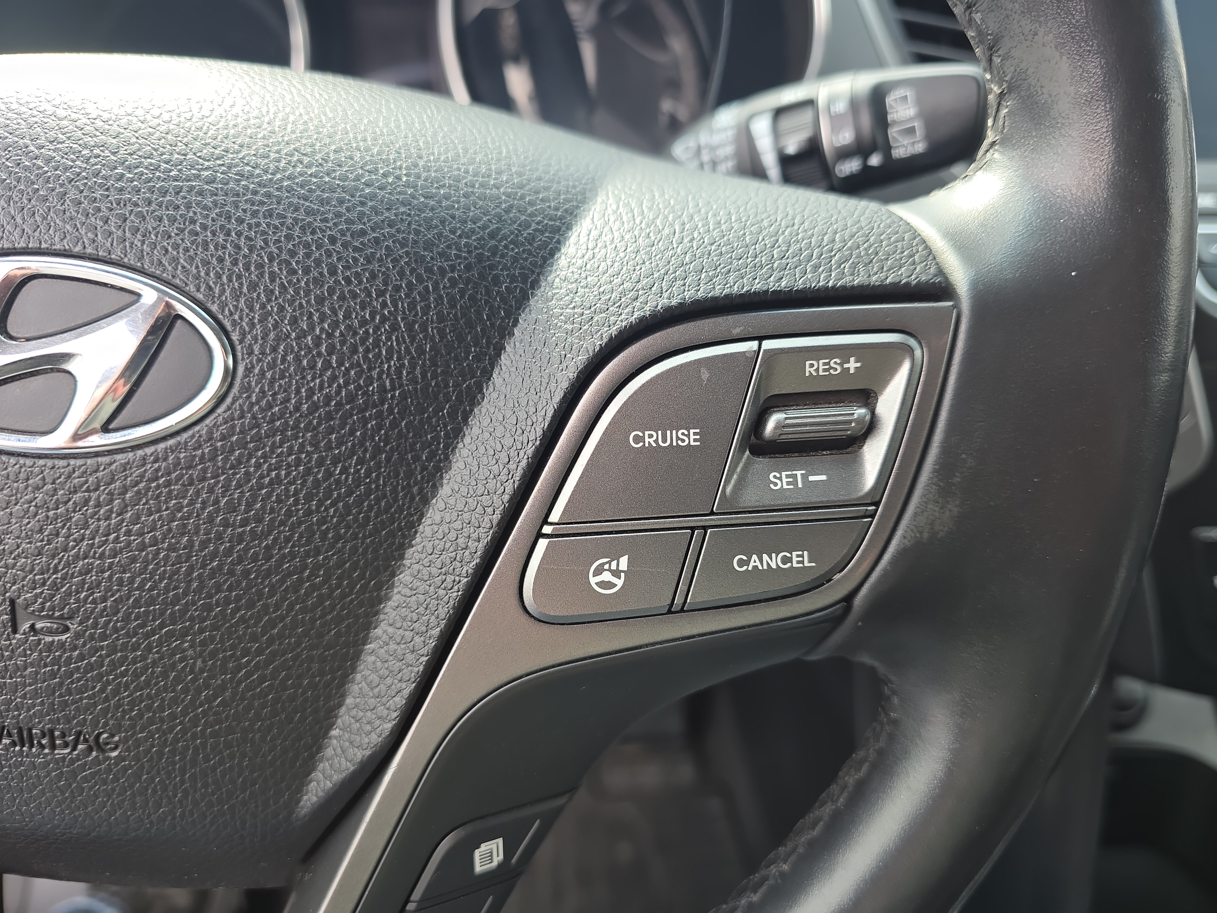 /automotionmotorsrvltd/2015-Hyundai-SantaFe-5170954506079306.jpg