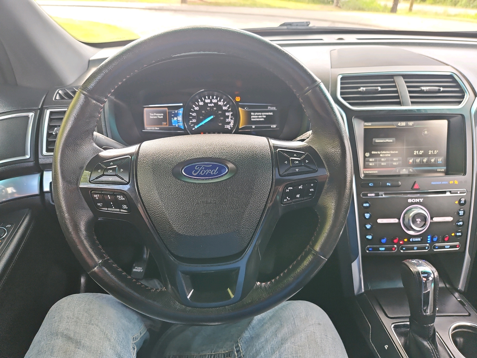 /automotionmotorsrvltd/2016-Ford-Explorer-27691937984771586.jpg