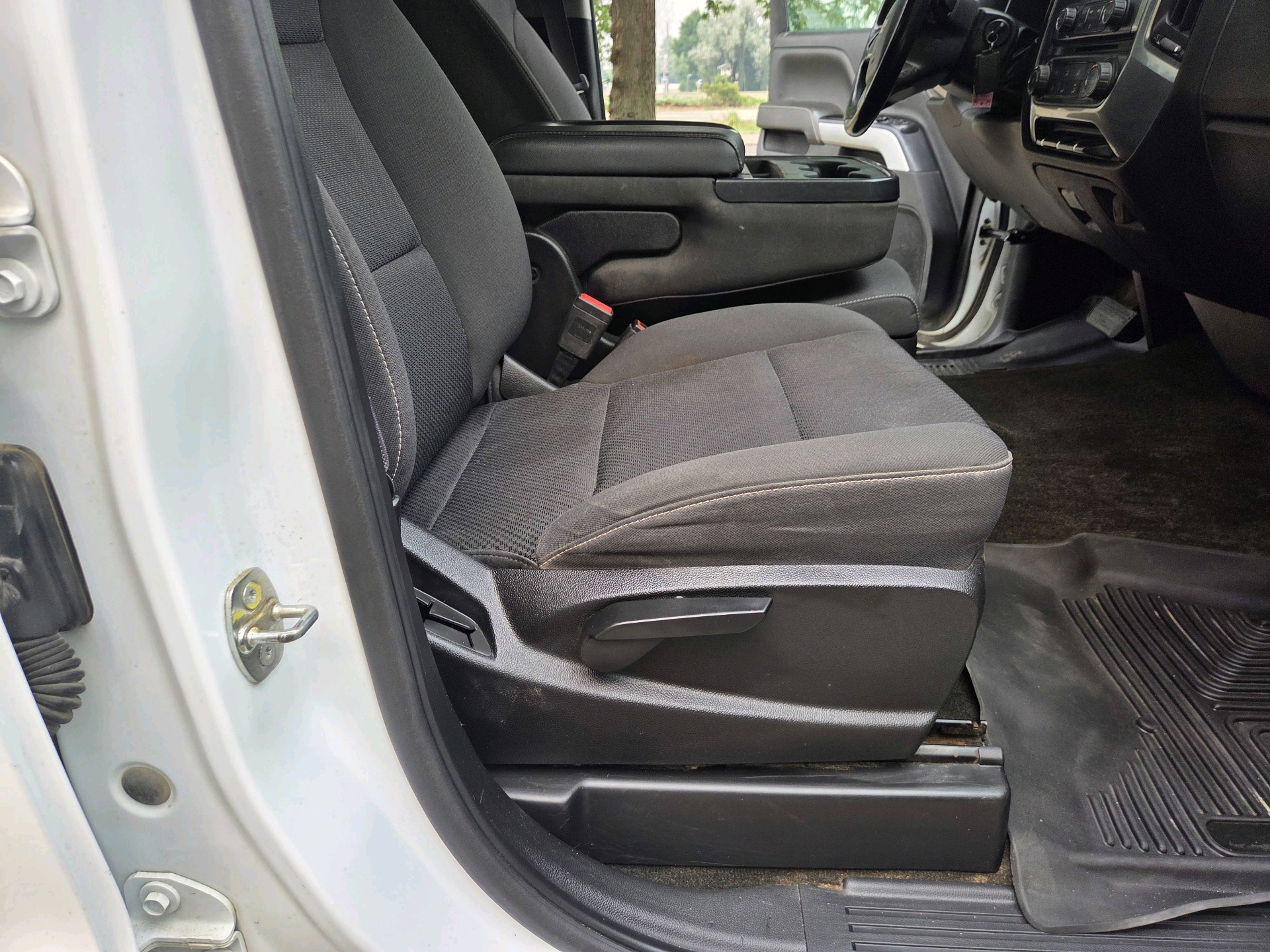 /automotionmotorsrvltd/2017-Chevrolet-Silverado1500-3146096978633137.jpg