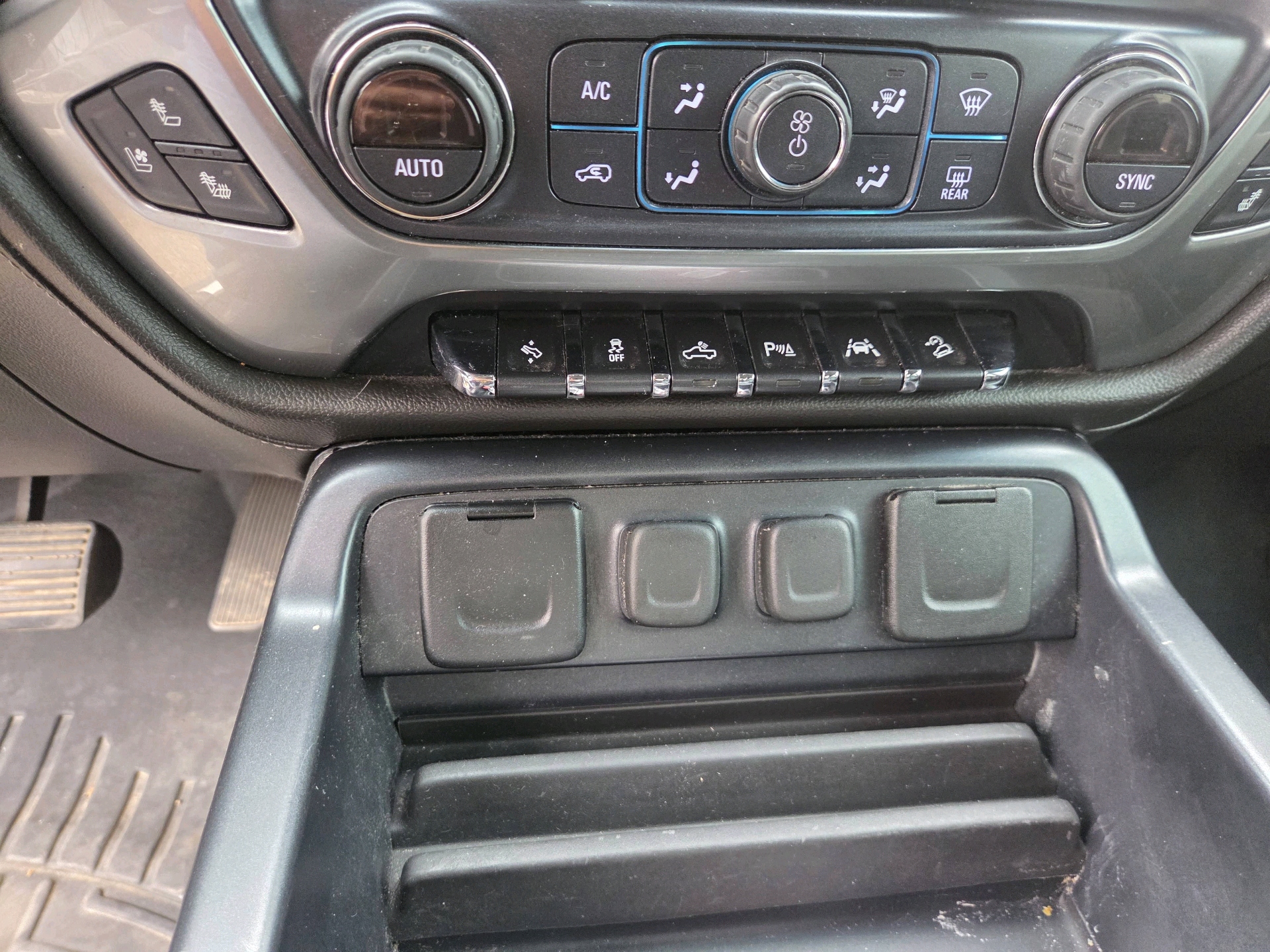 /automotionmotorsrvltd/2017-Chevrolet-Silverado1500-7612507531296455.jpg